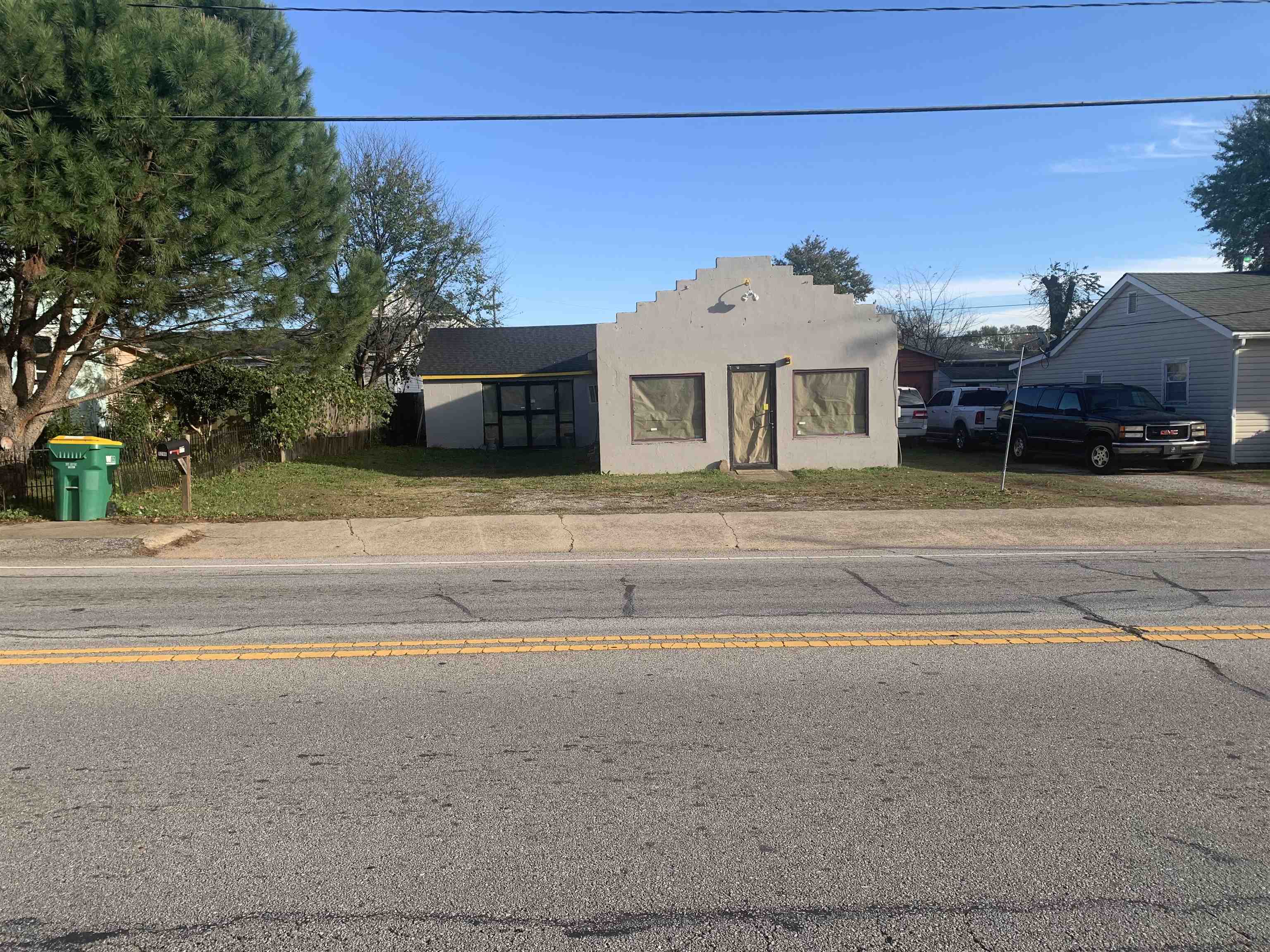 5286 S Main Street