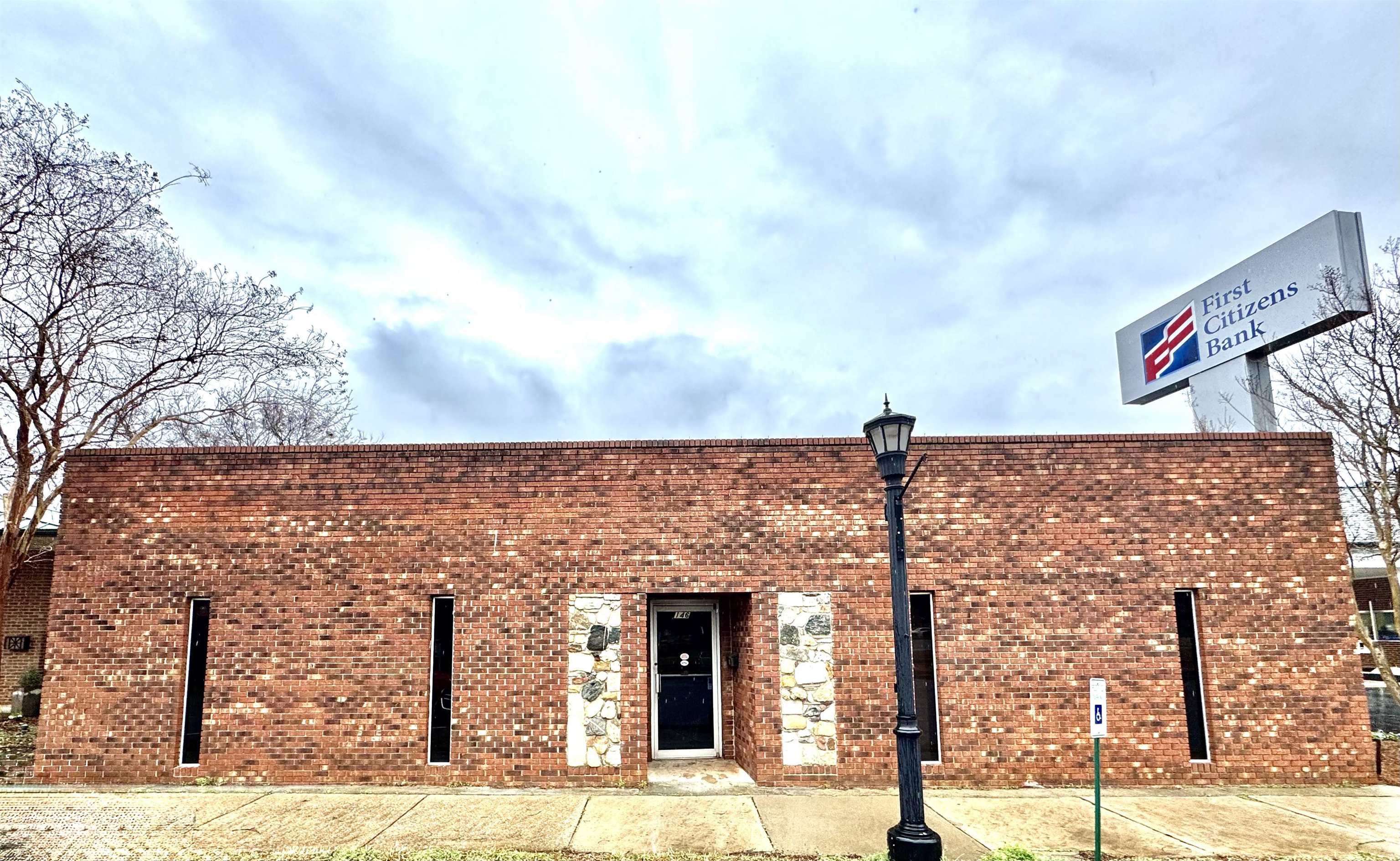 146 N Trade Avenue