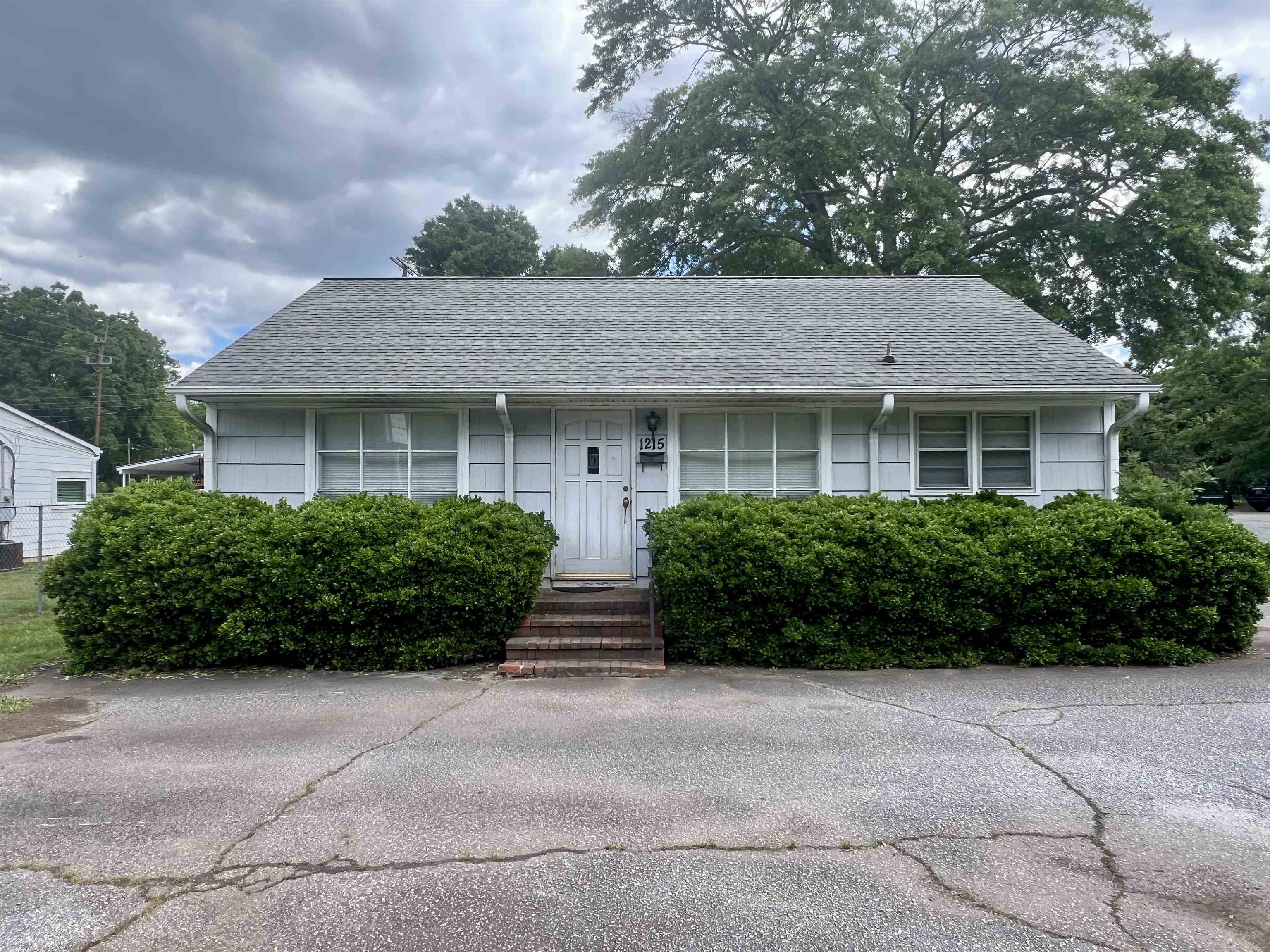 1215 Boiling Springs Road