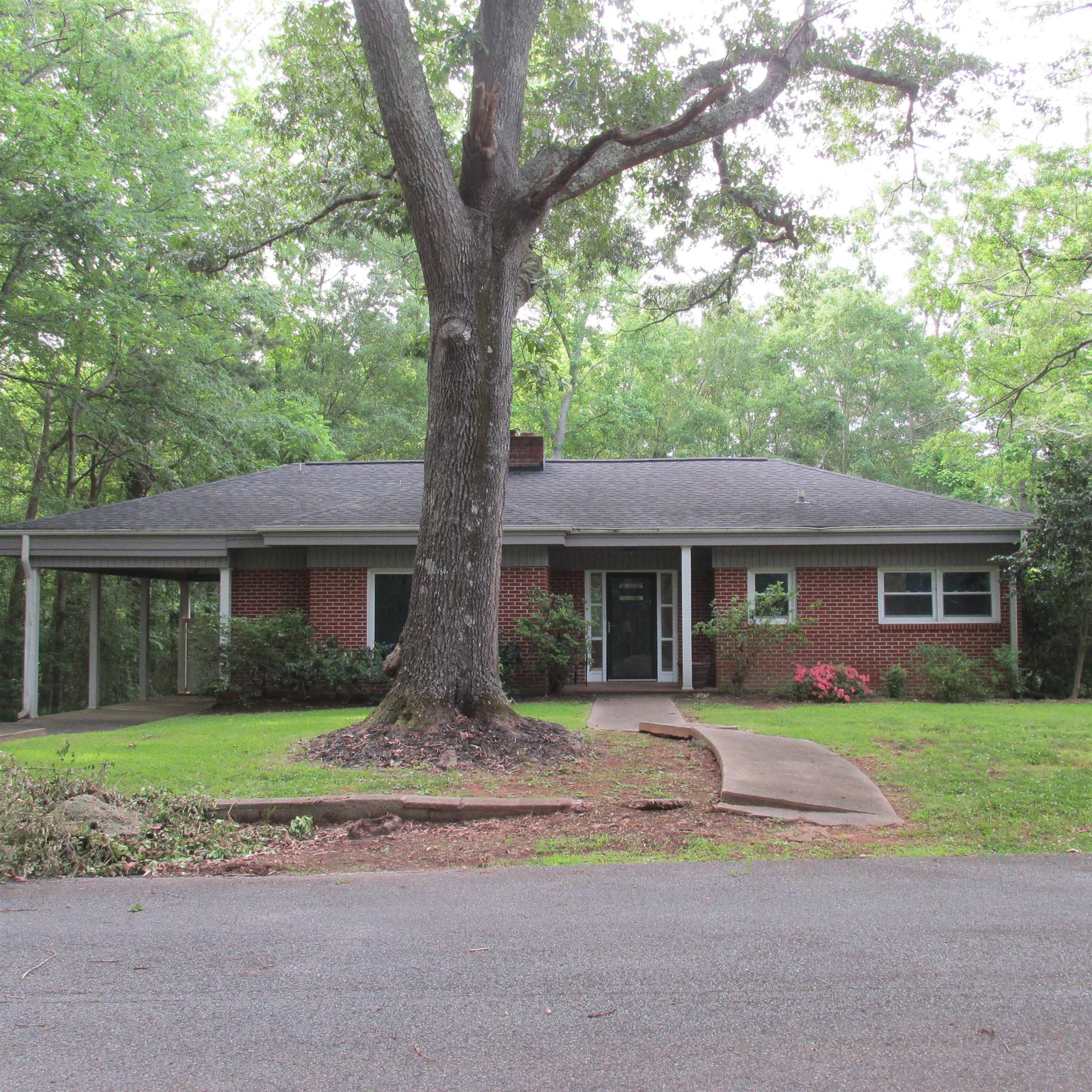 204 E. Ramseur Drive