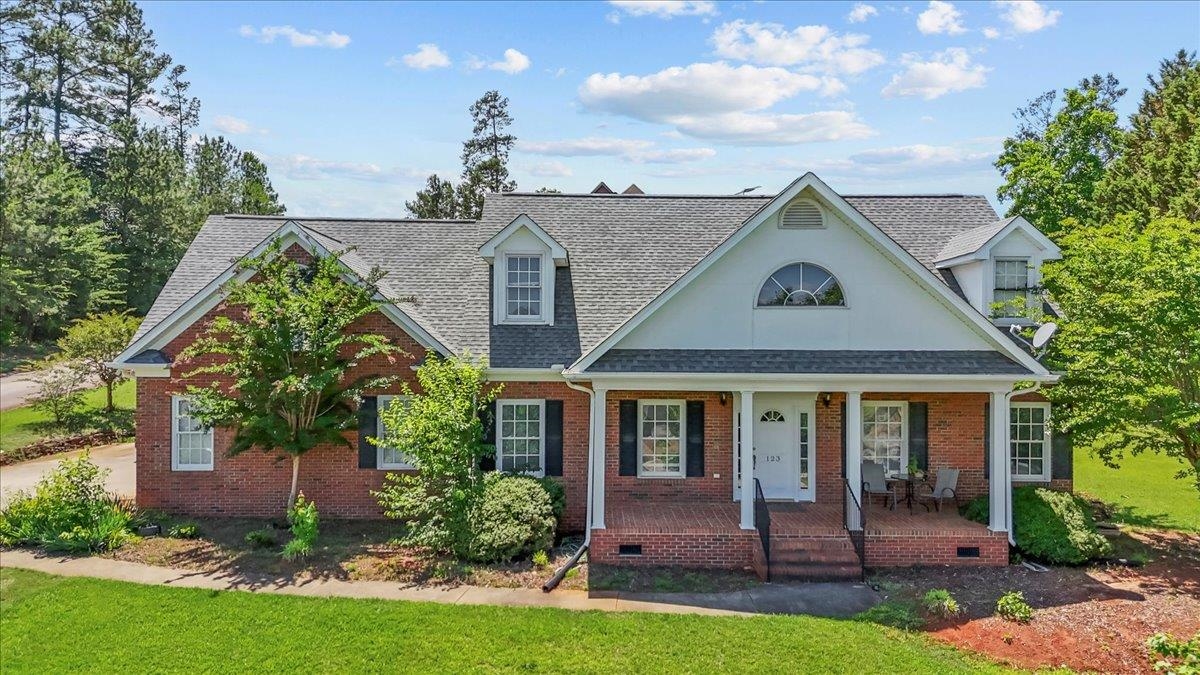 123 S Lake Emory Drive