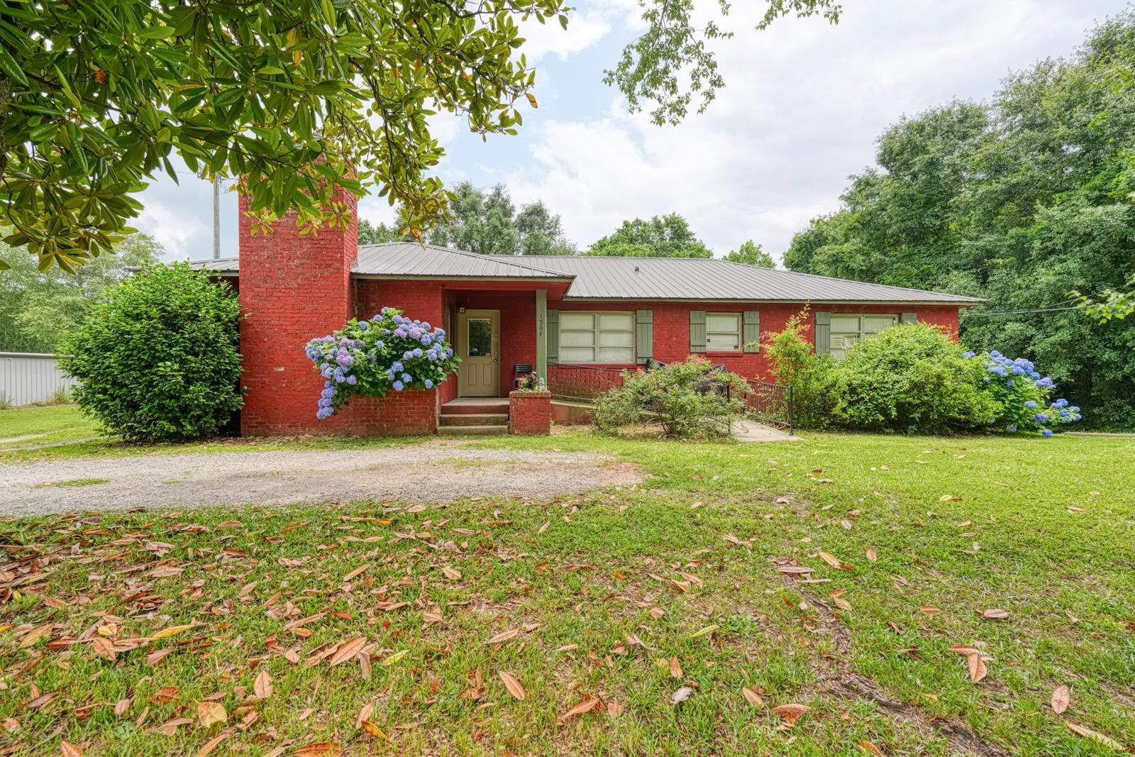 1504 E Rutherford Street