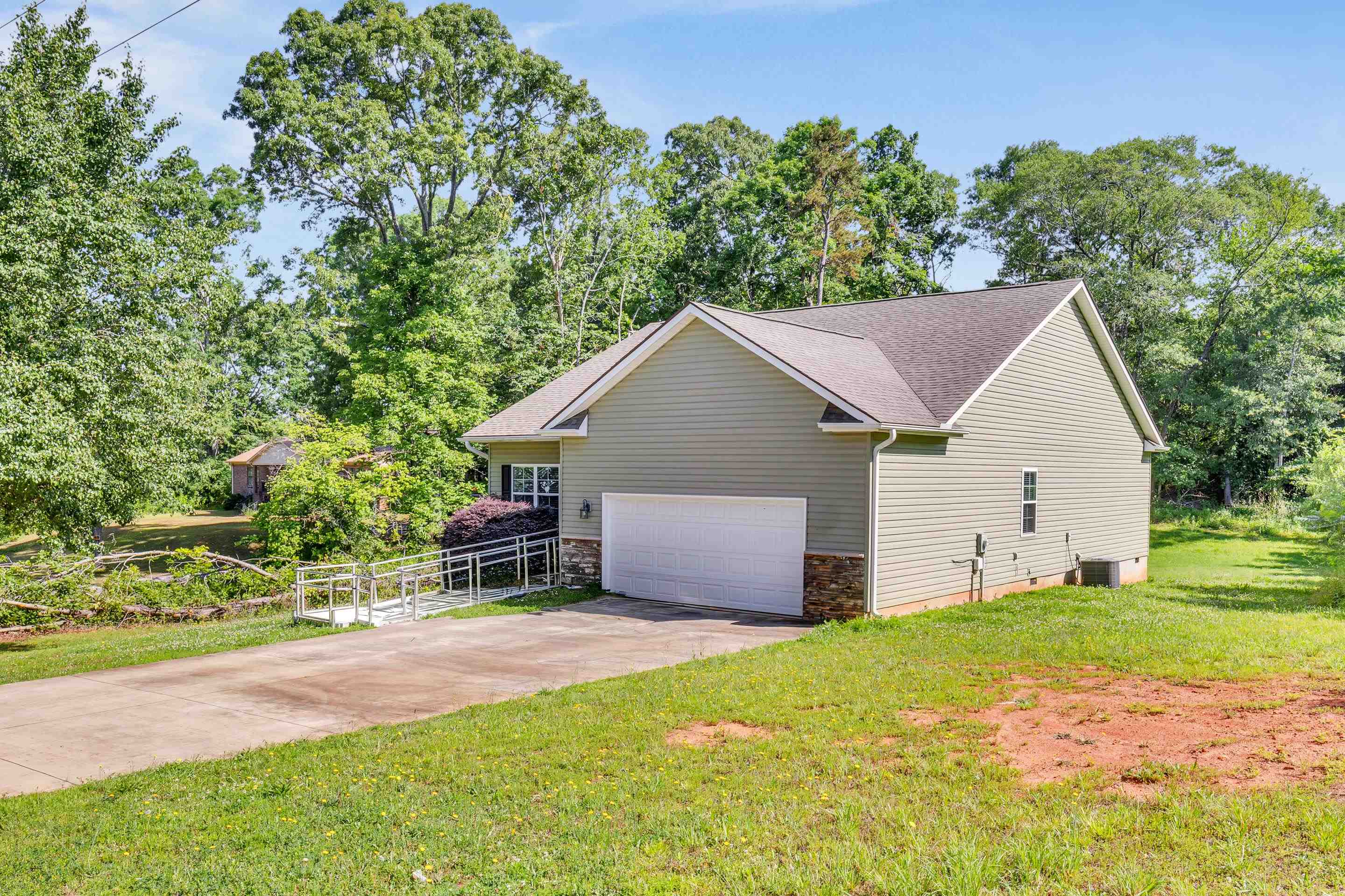 10 N Plainview Drive