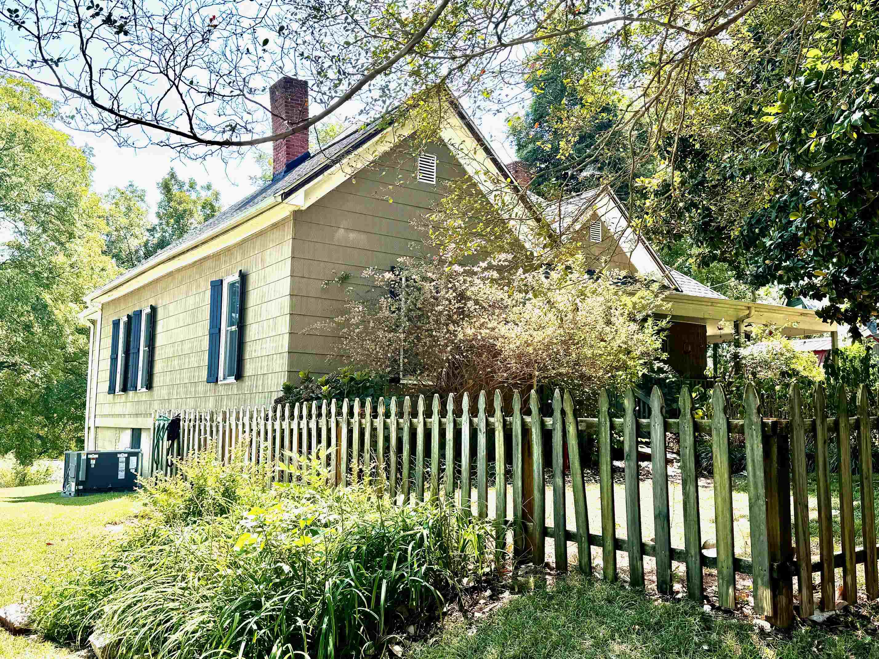 206 E Greenwood Street