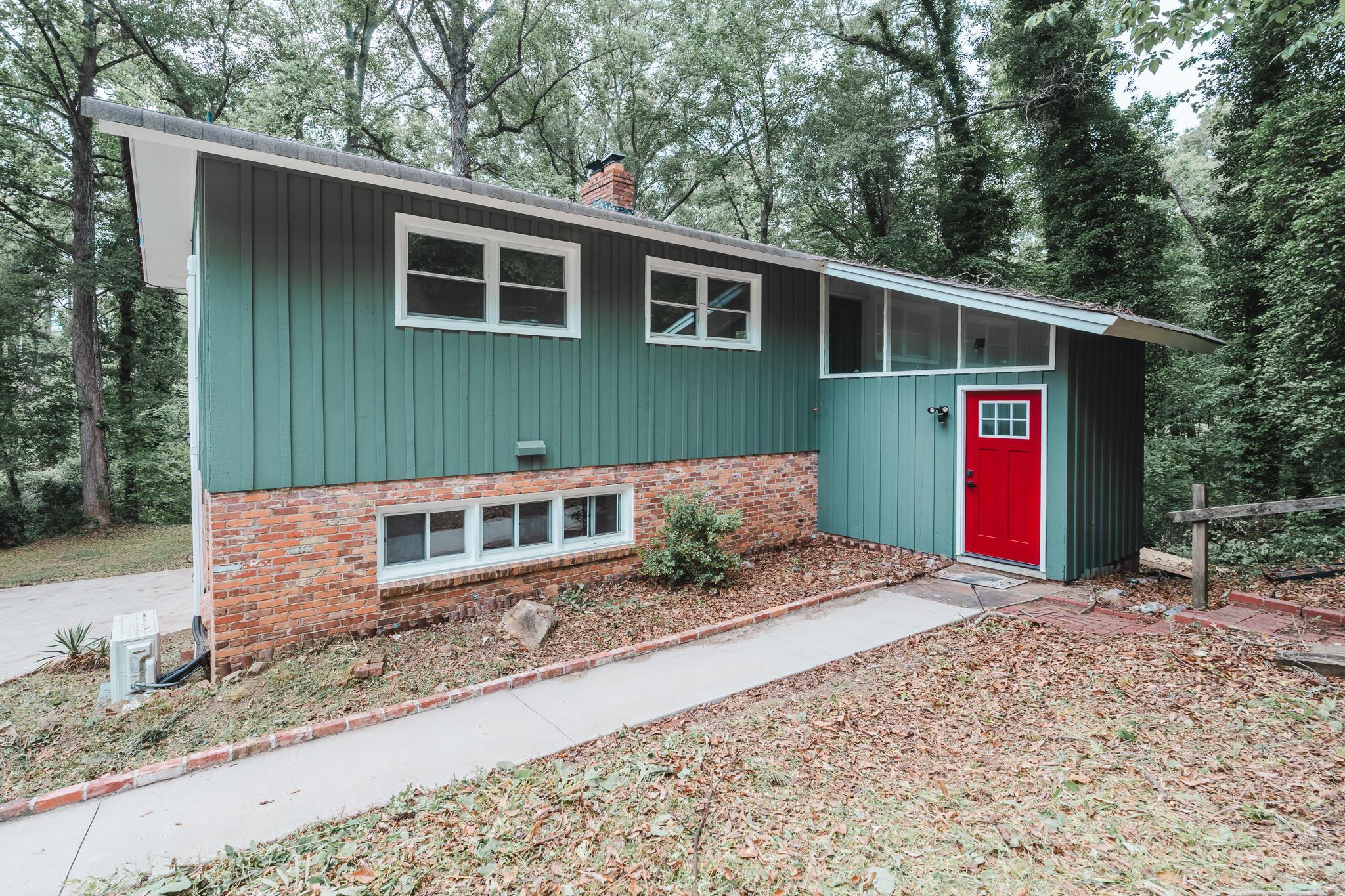 121 W Victoria Road