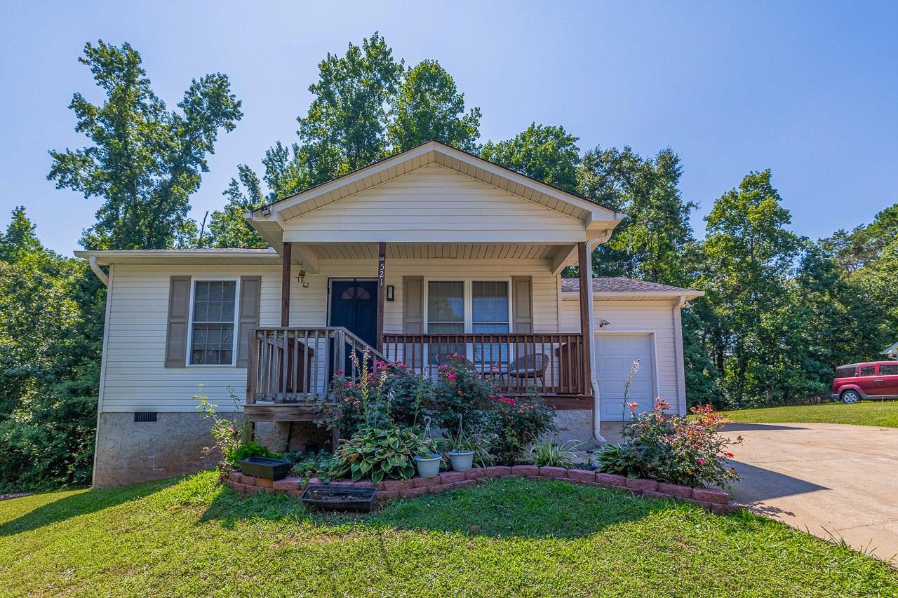 521 Signal Hill Lane