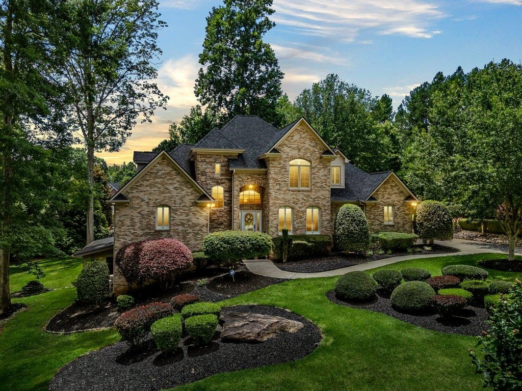 688 Mosswood Lane