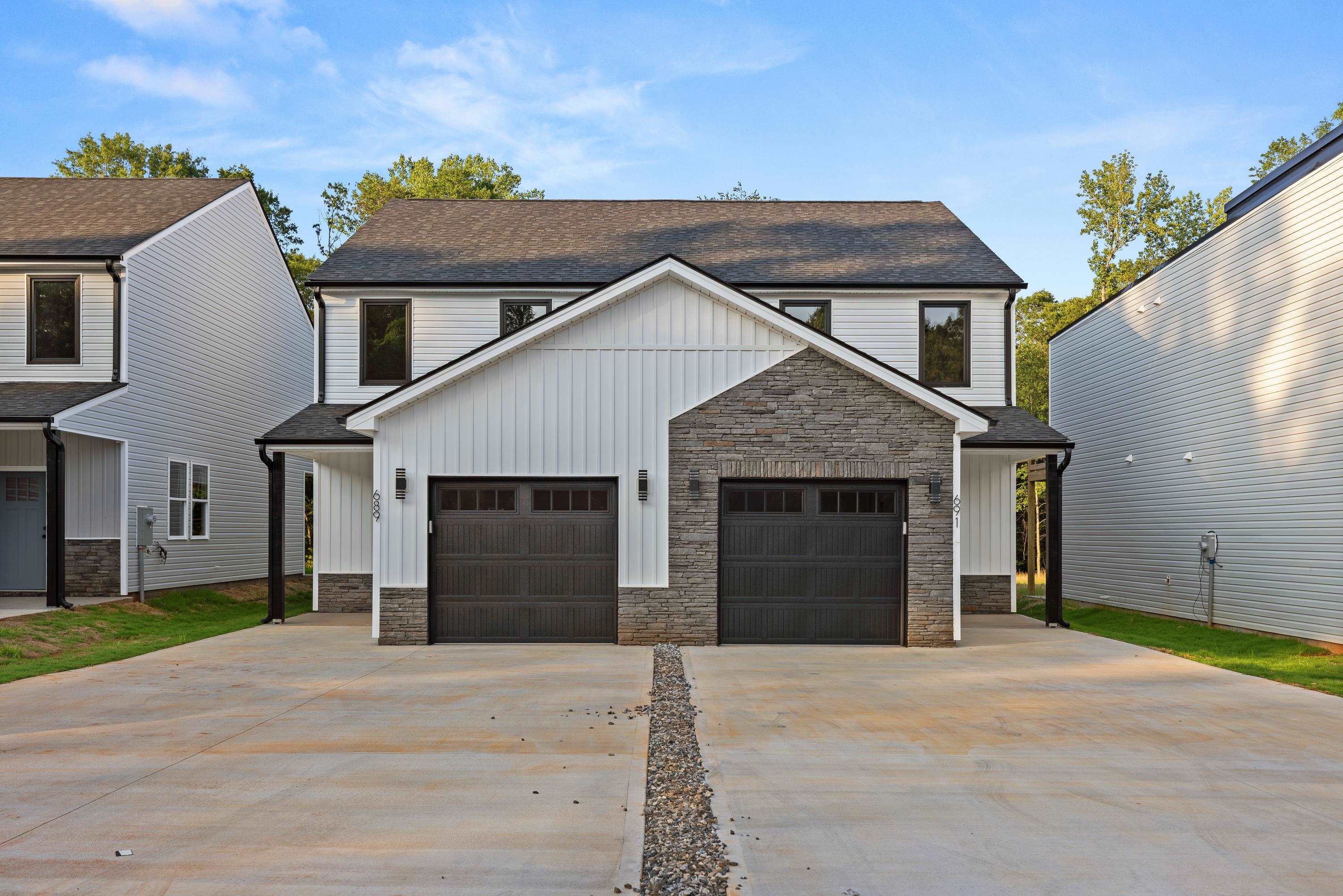 689/691 Neighborhood Road