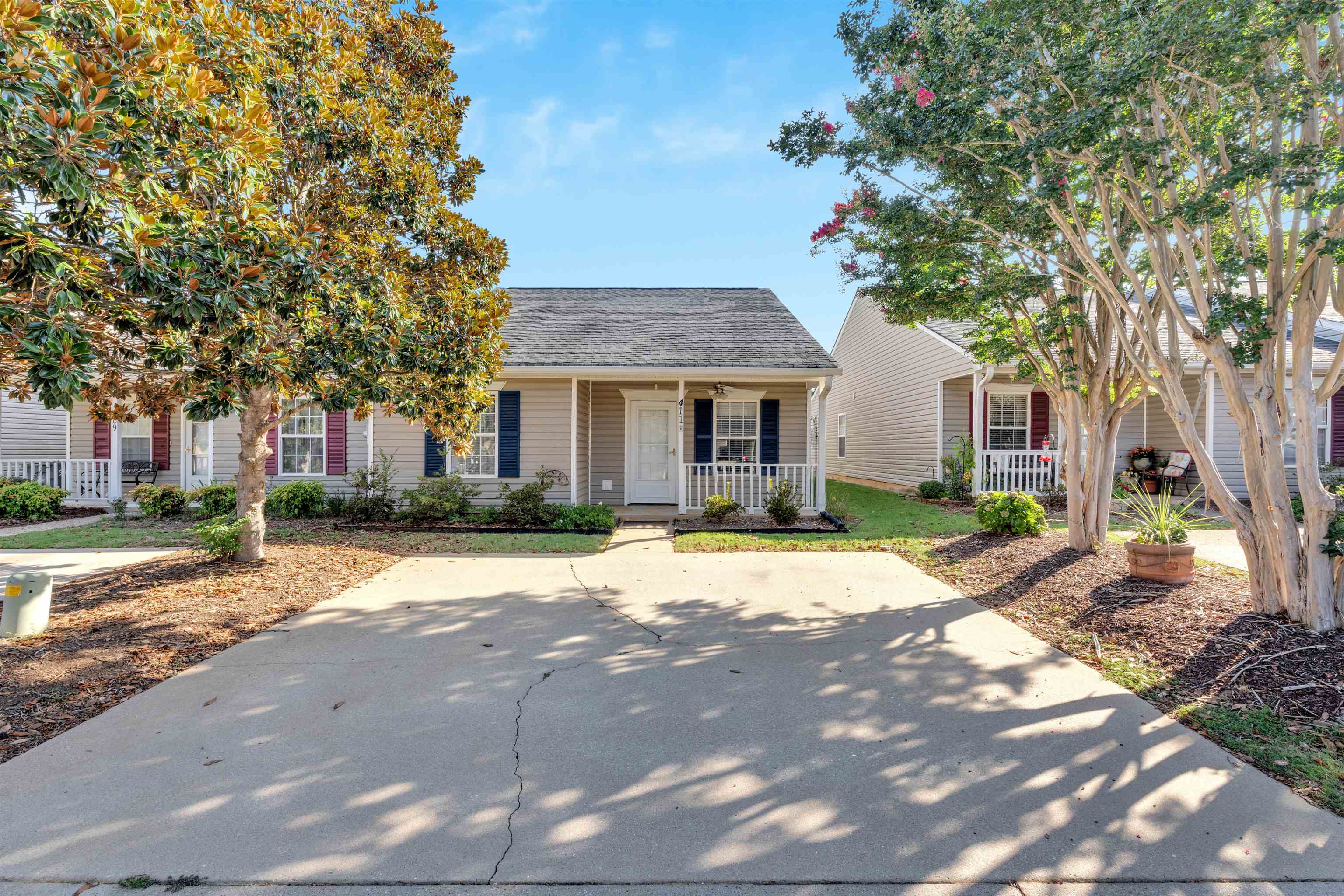 411 E Calhoun Crossing Court