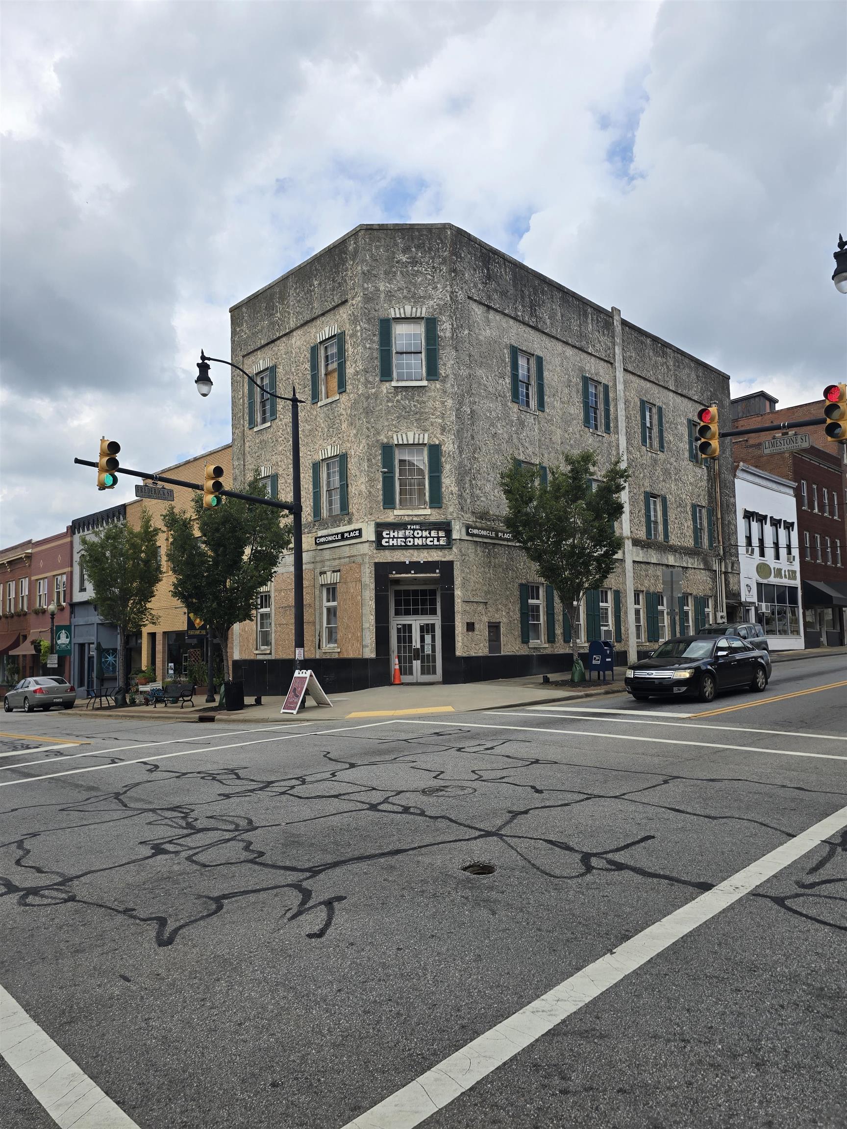 423 N Limestone Street