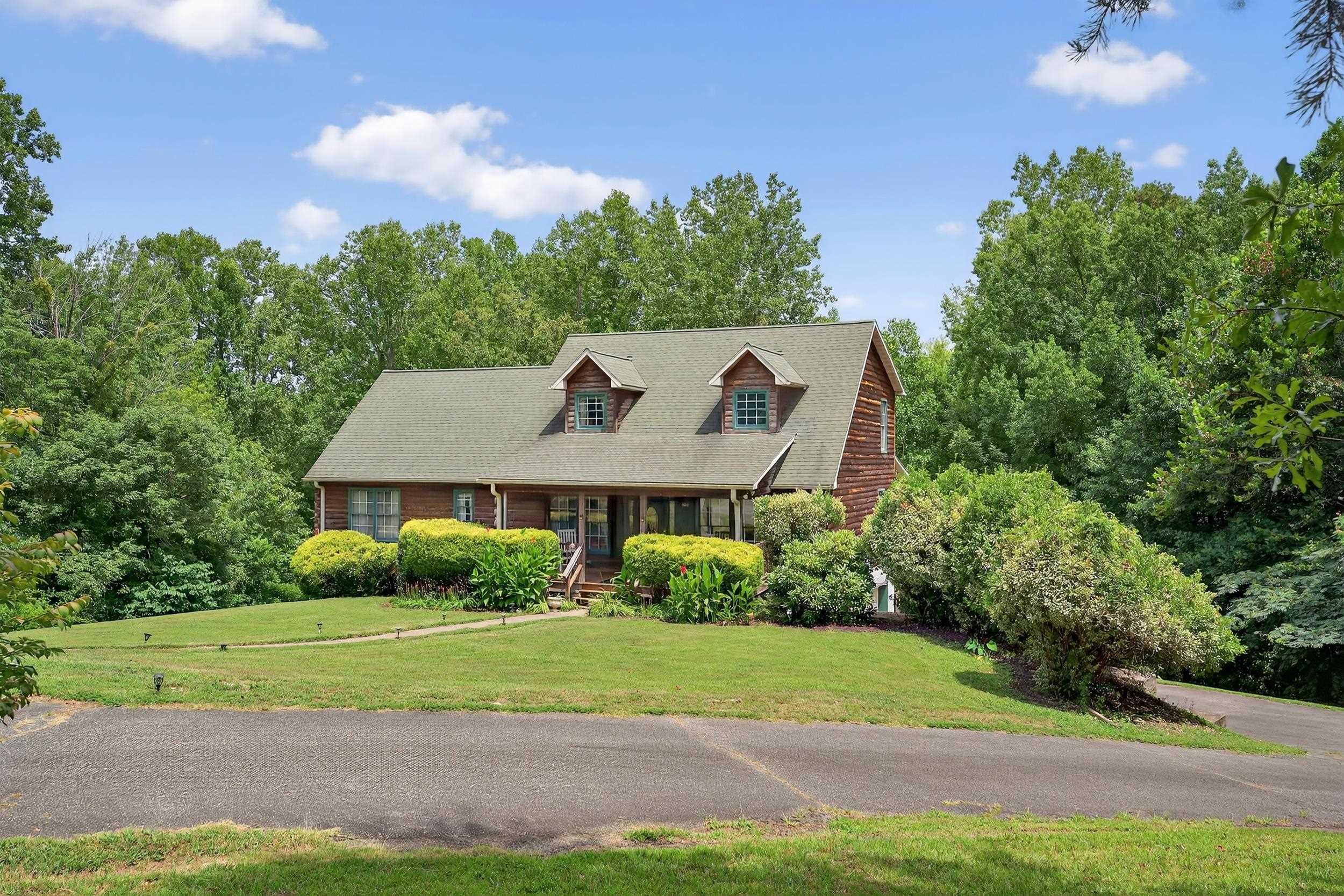 135 Pointe Drive
