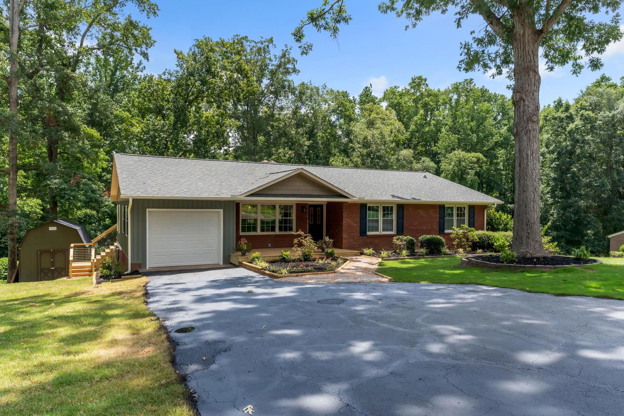 115 E Brookwood Lane