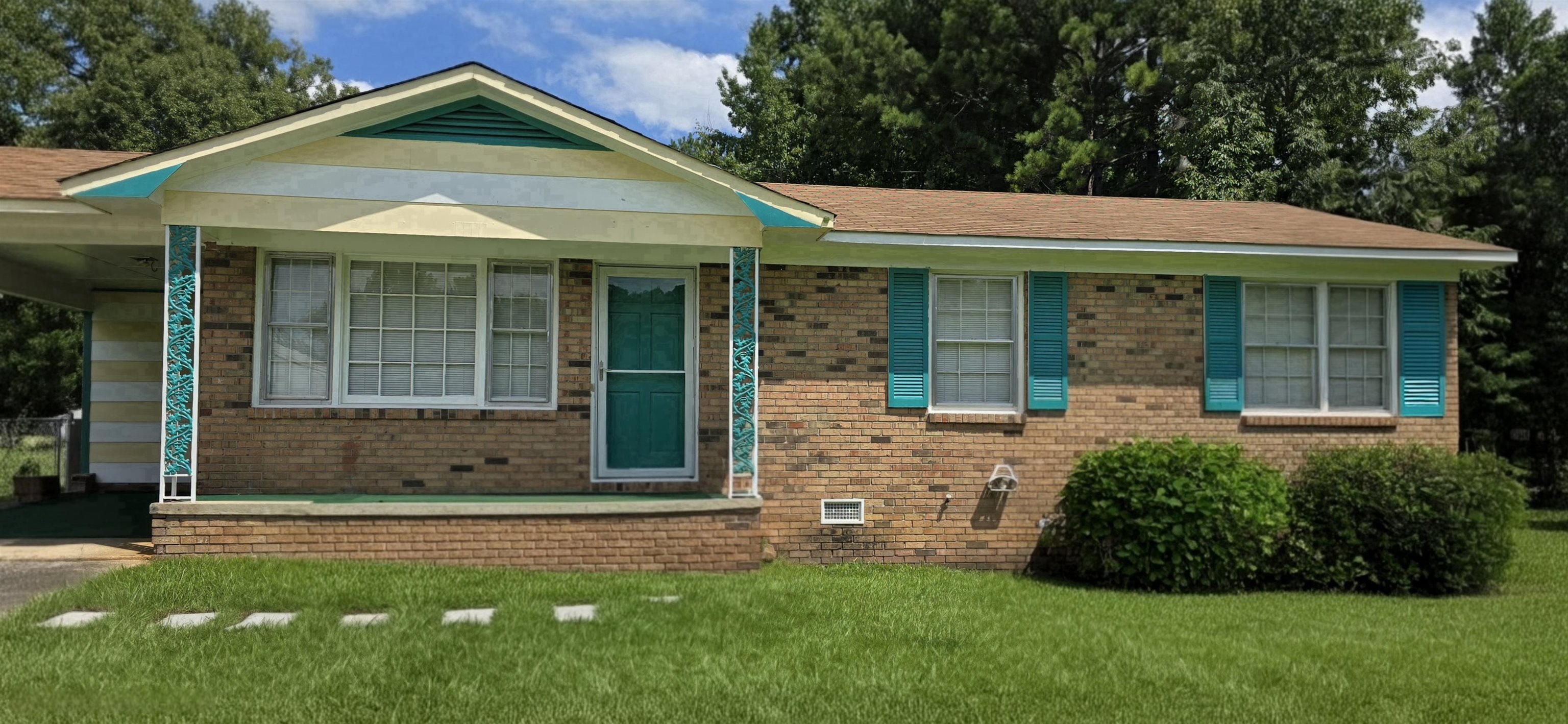 2335 Country Club Drive