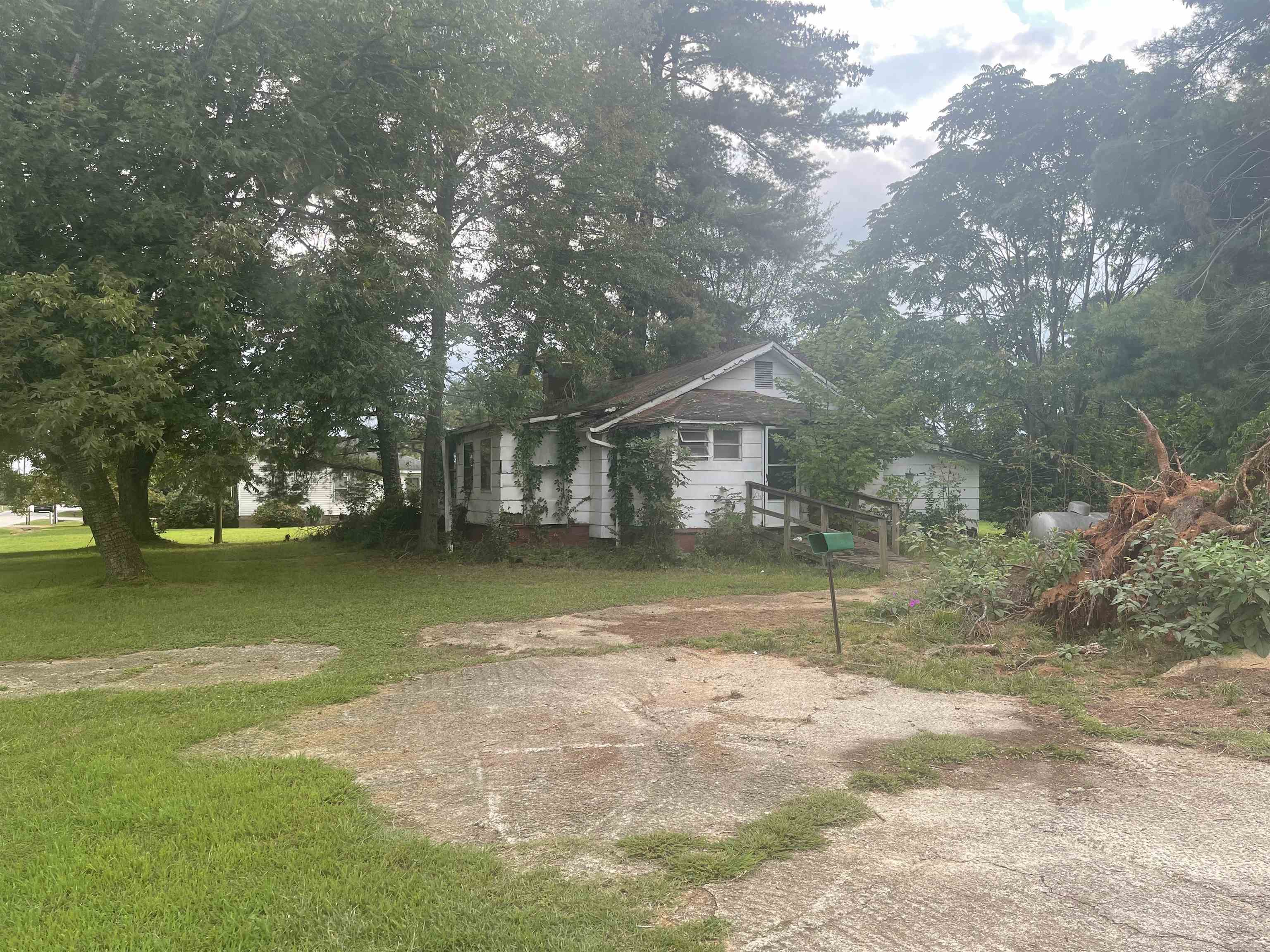 8403 Valley Falls Roads