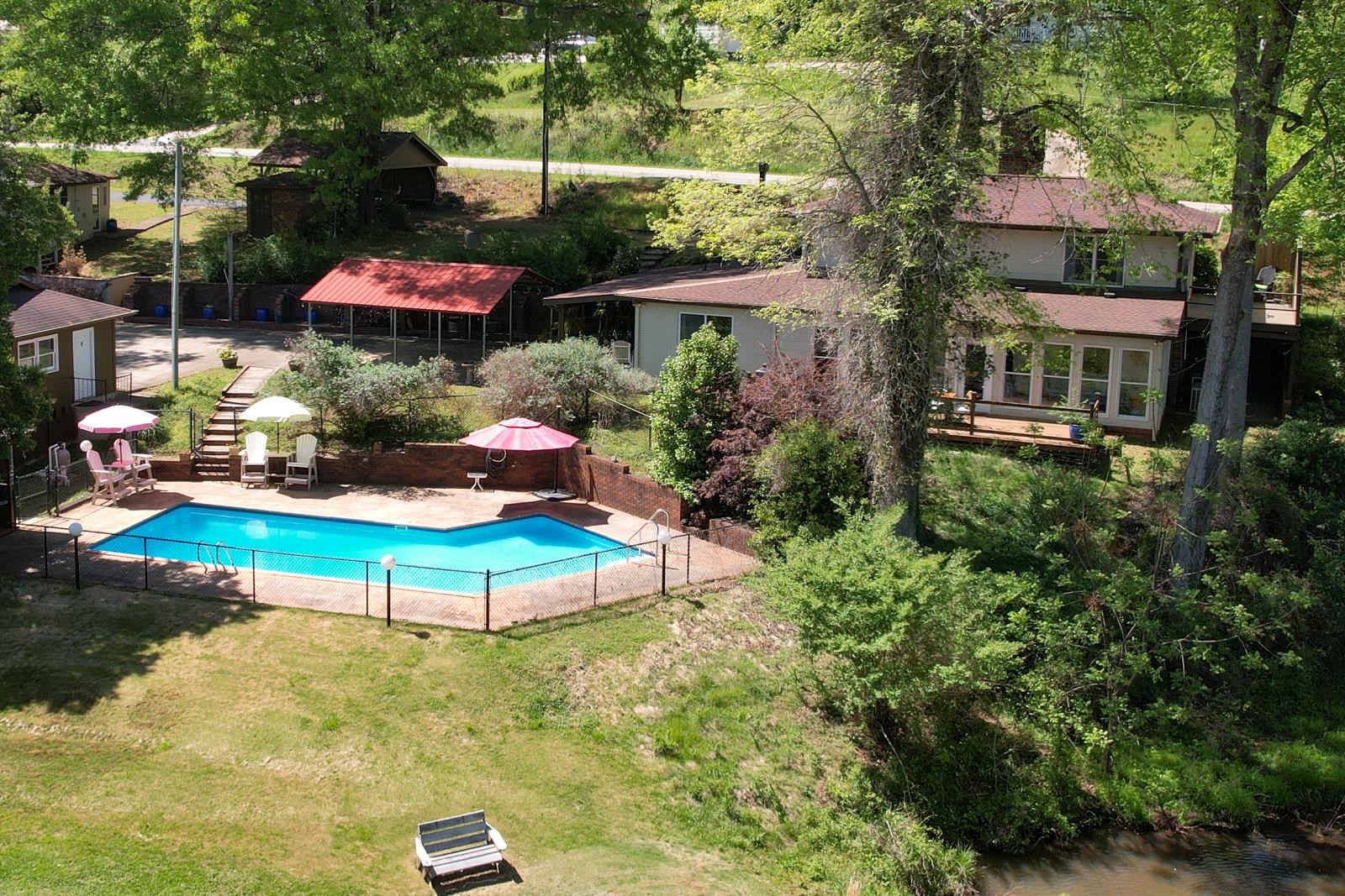 1212 Riveroak Road