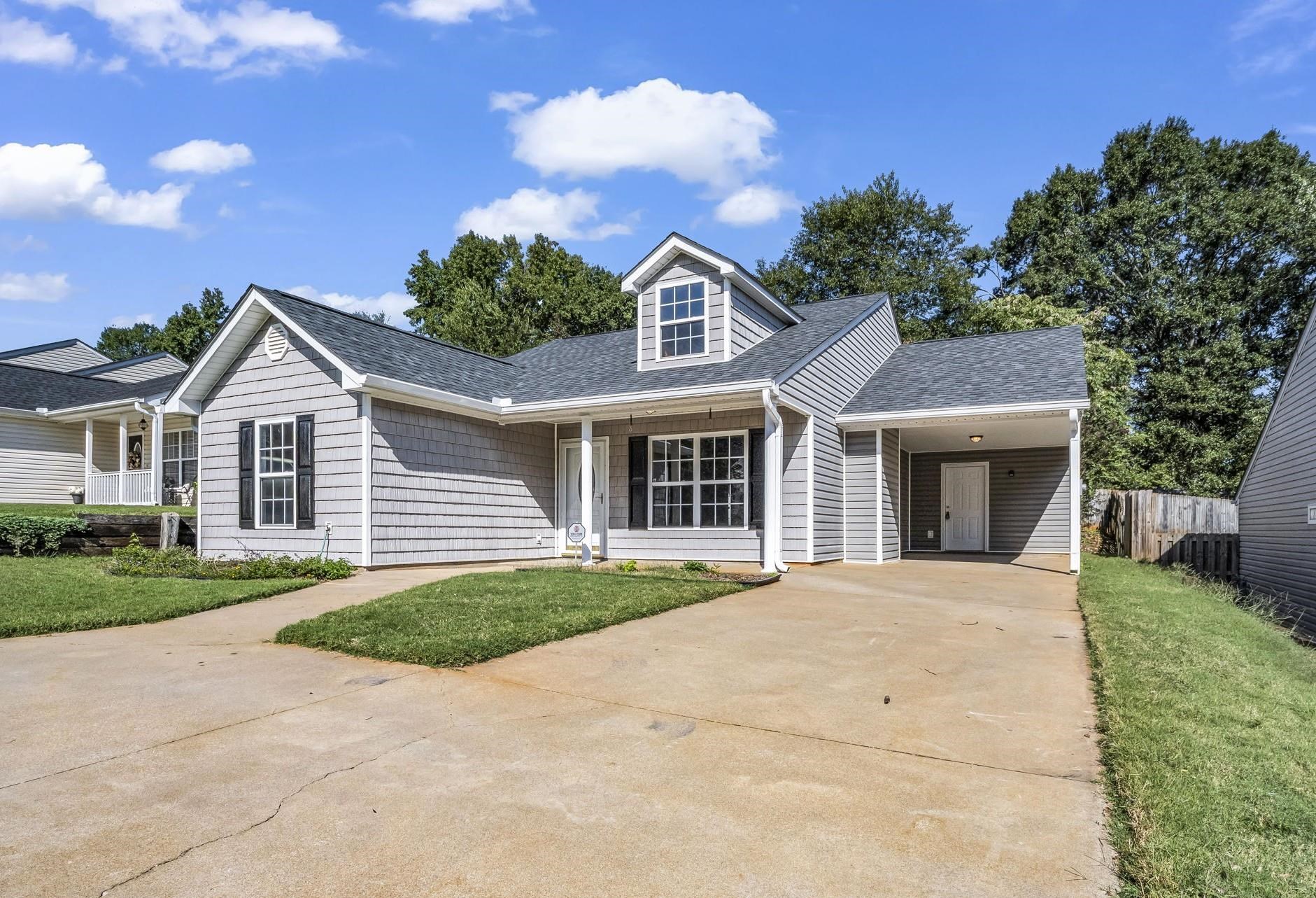 921 E Emerald Springs Dr