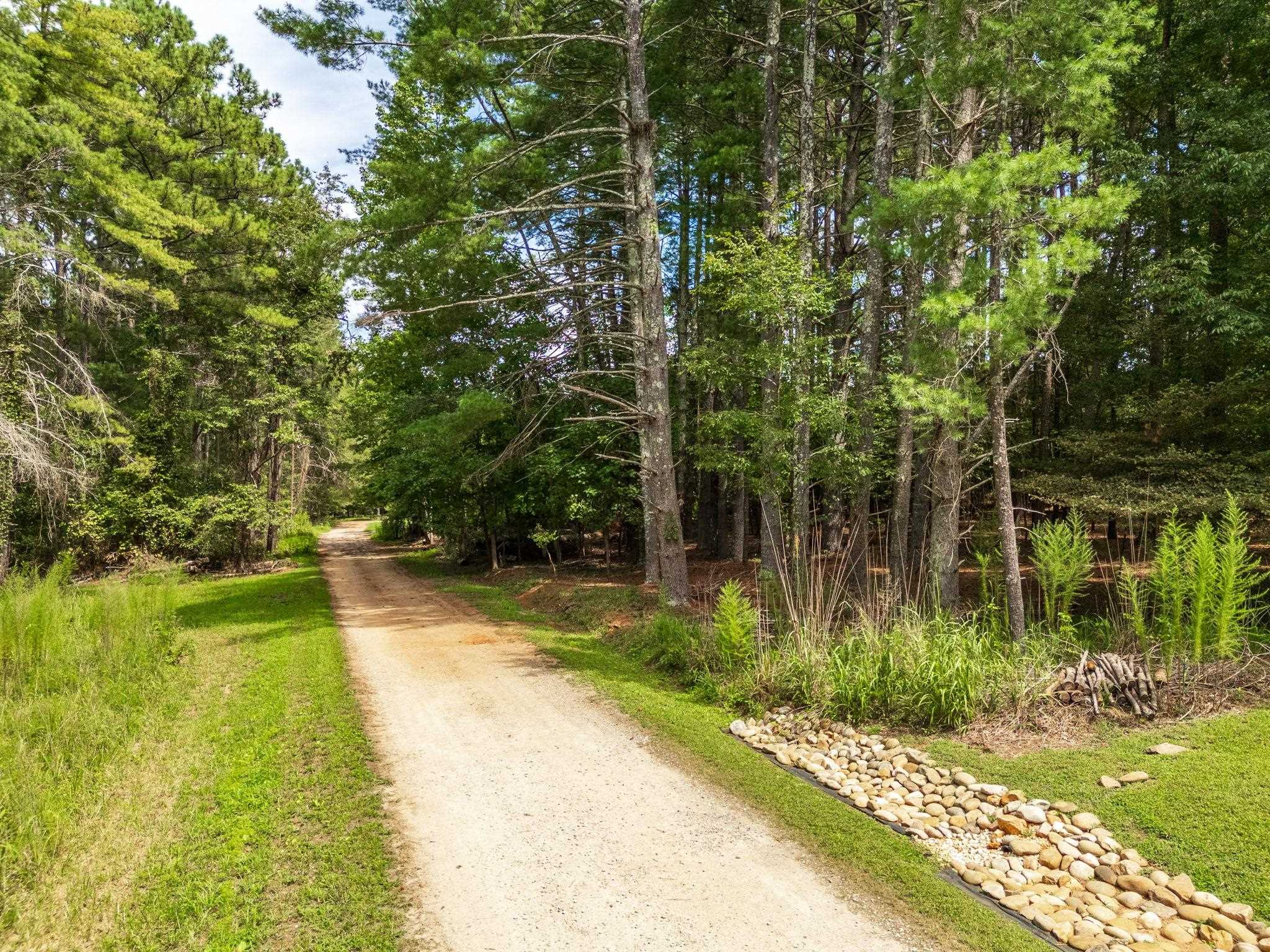 Lewis Chapel Rd Road