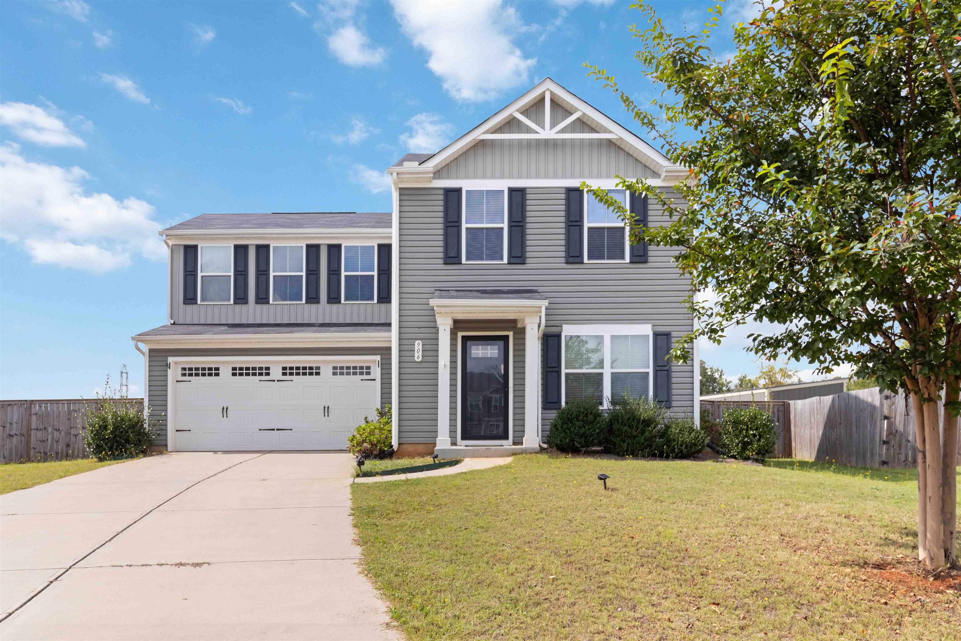 906 Hattie Lane