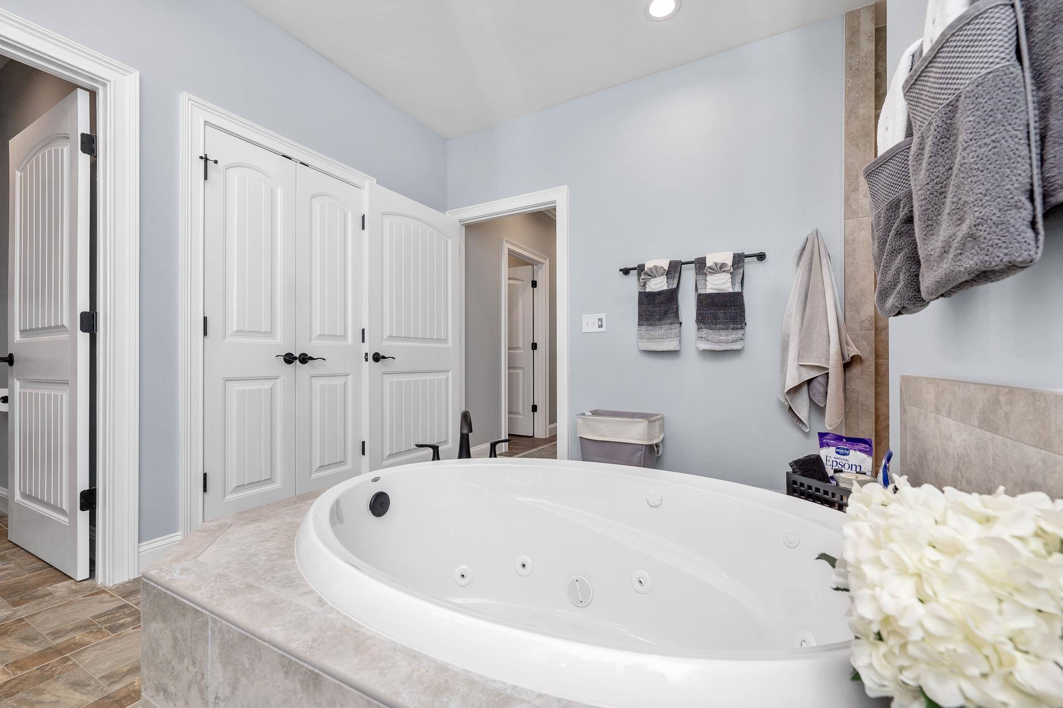 1055 Cross Country Lane