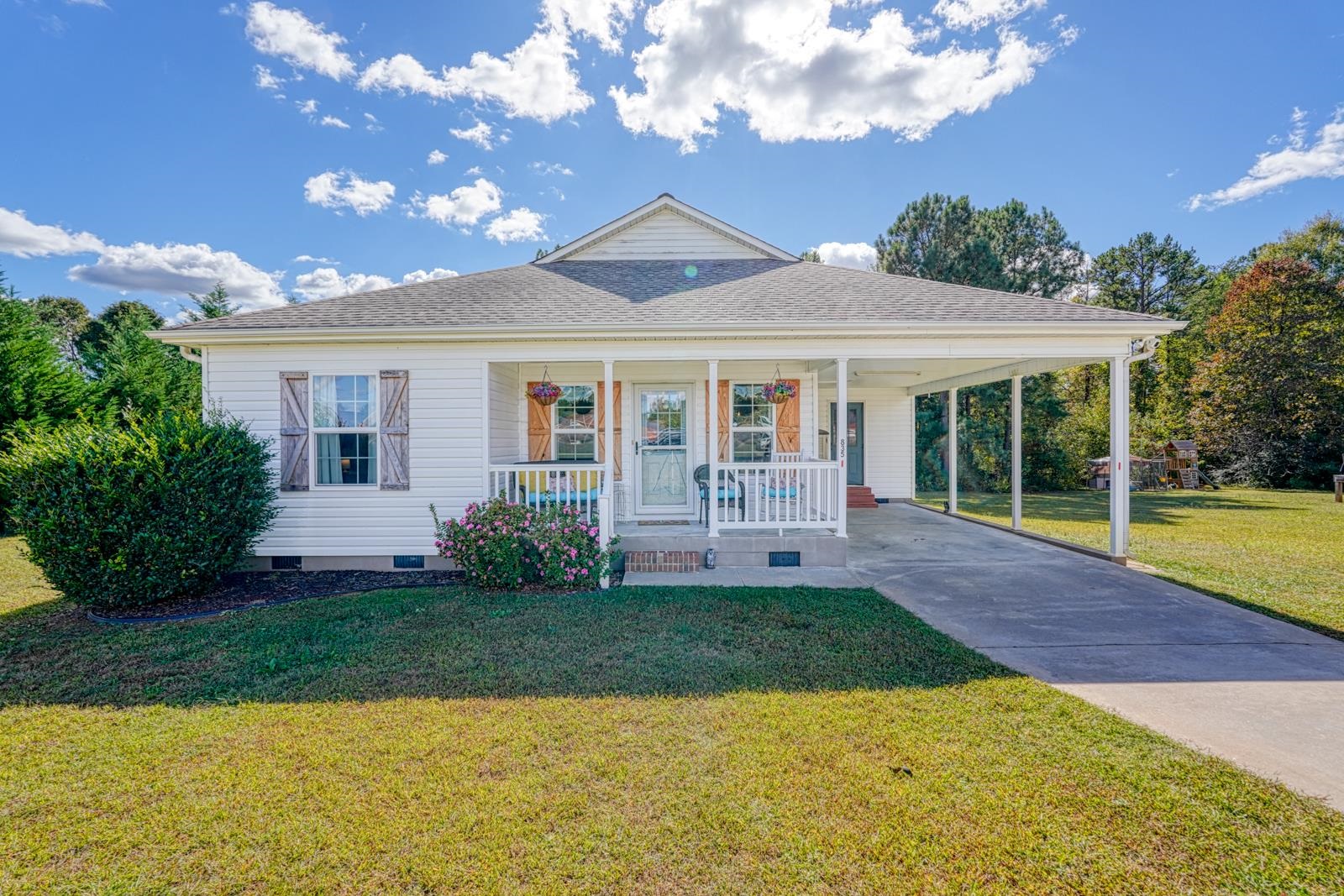 835 Green River Road