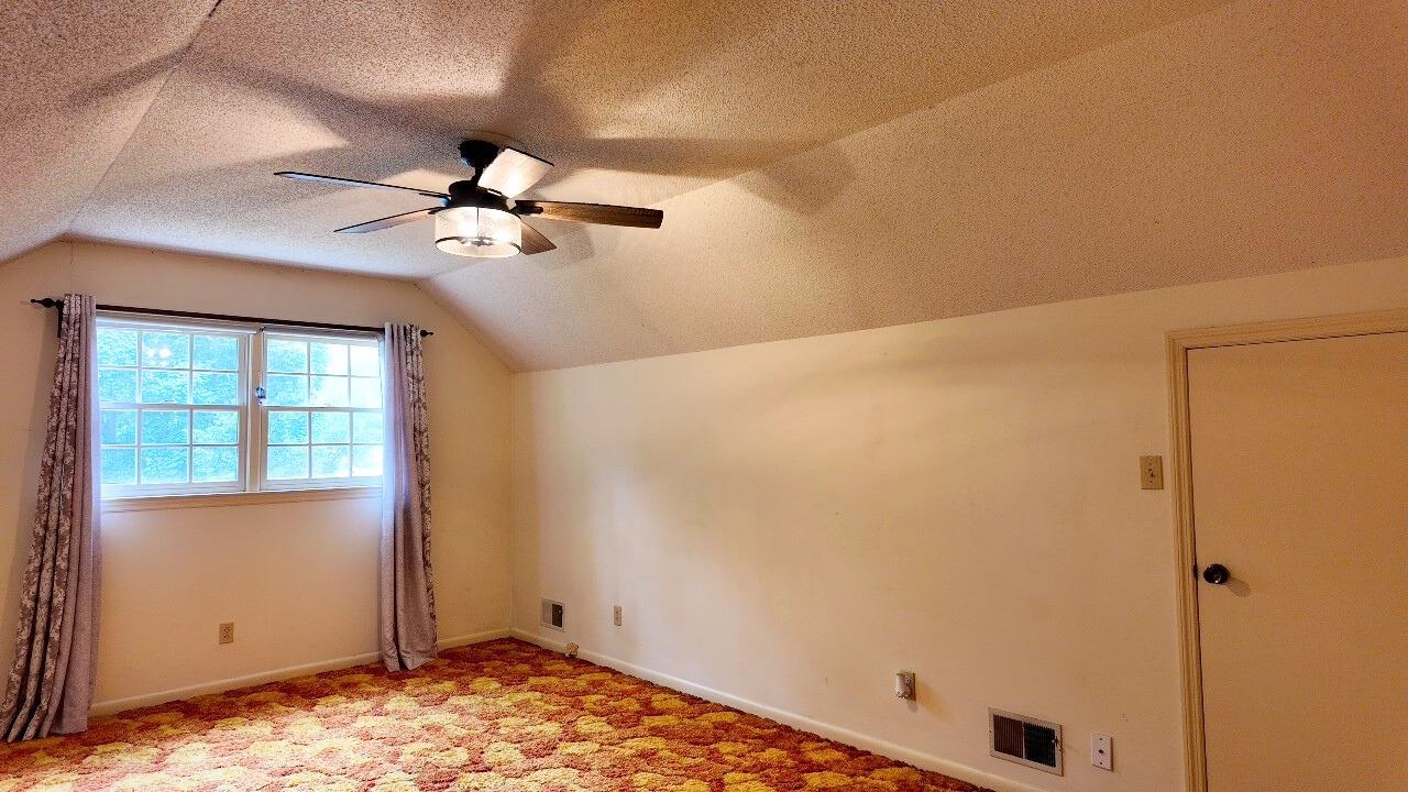 121 E Brookwood Lane