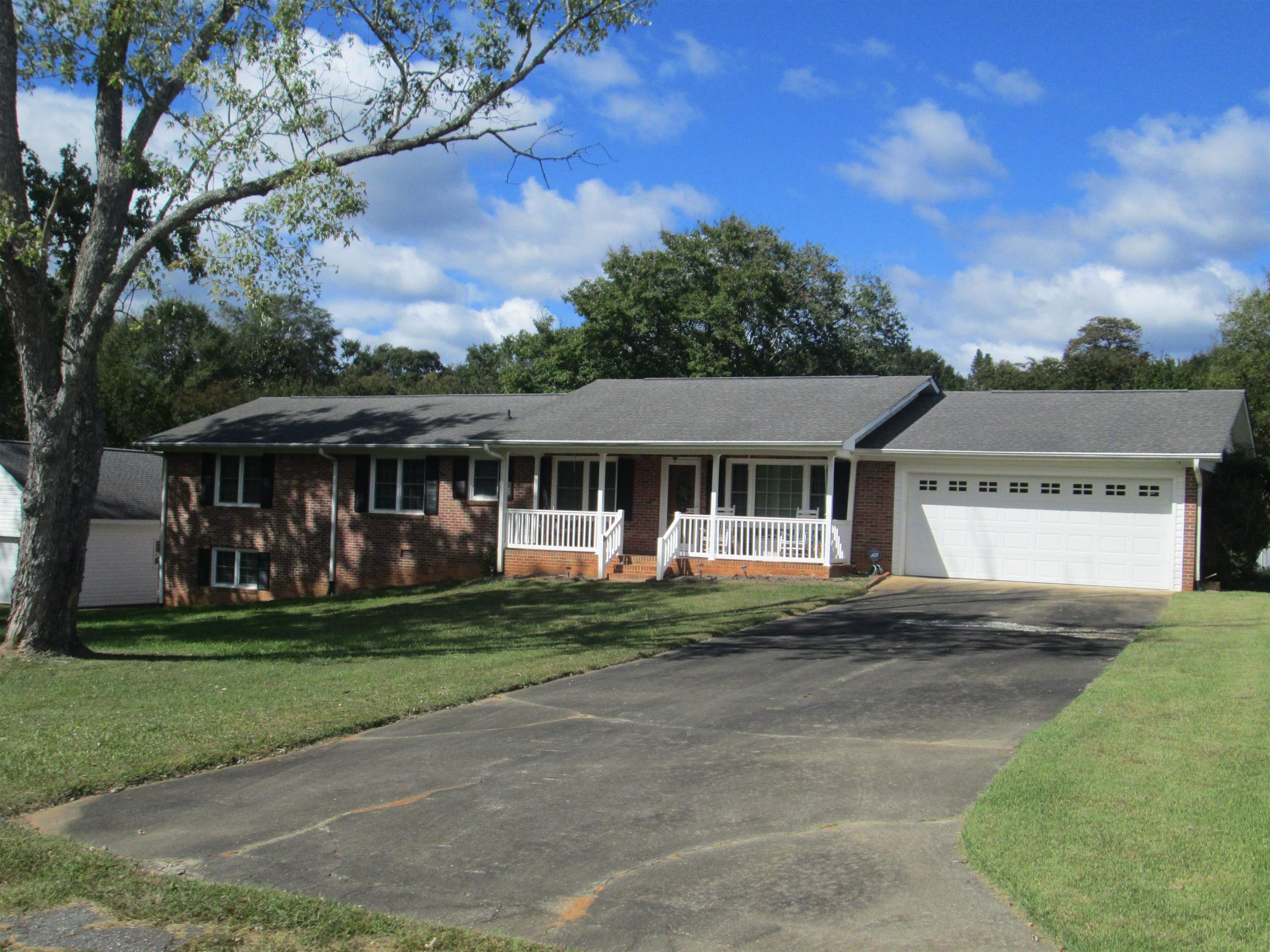 102 W Bridges Street