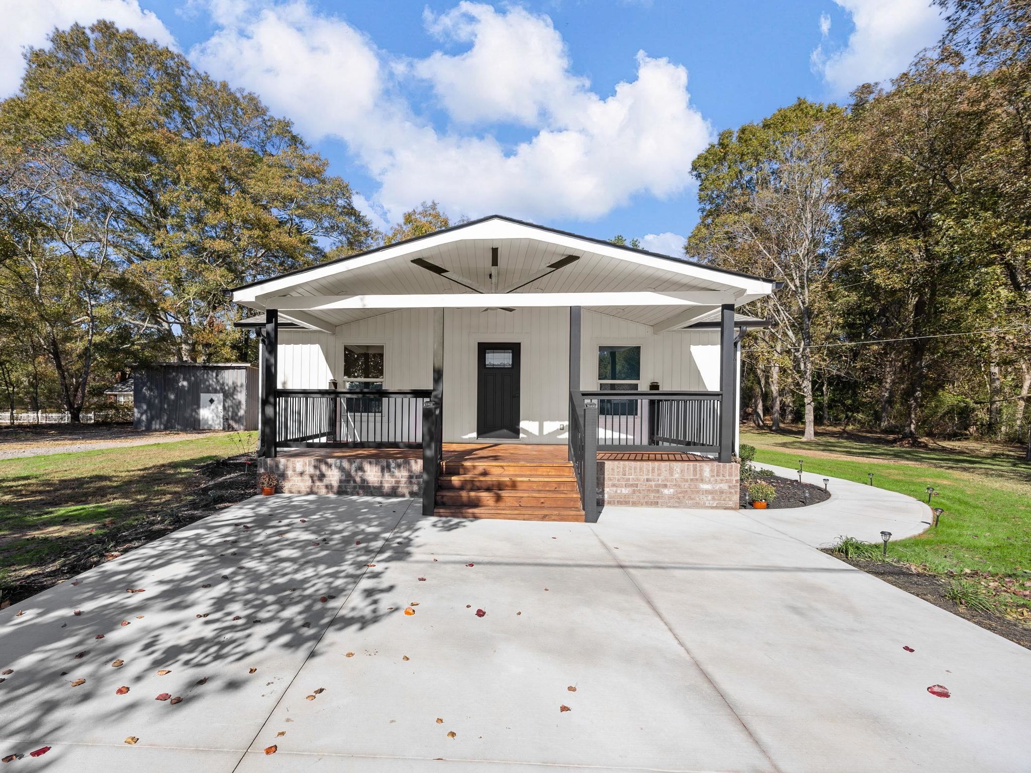 118 Strawaberry Road