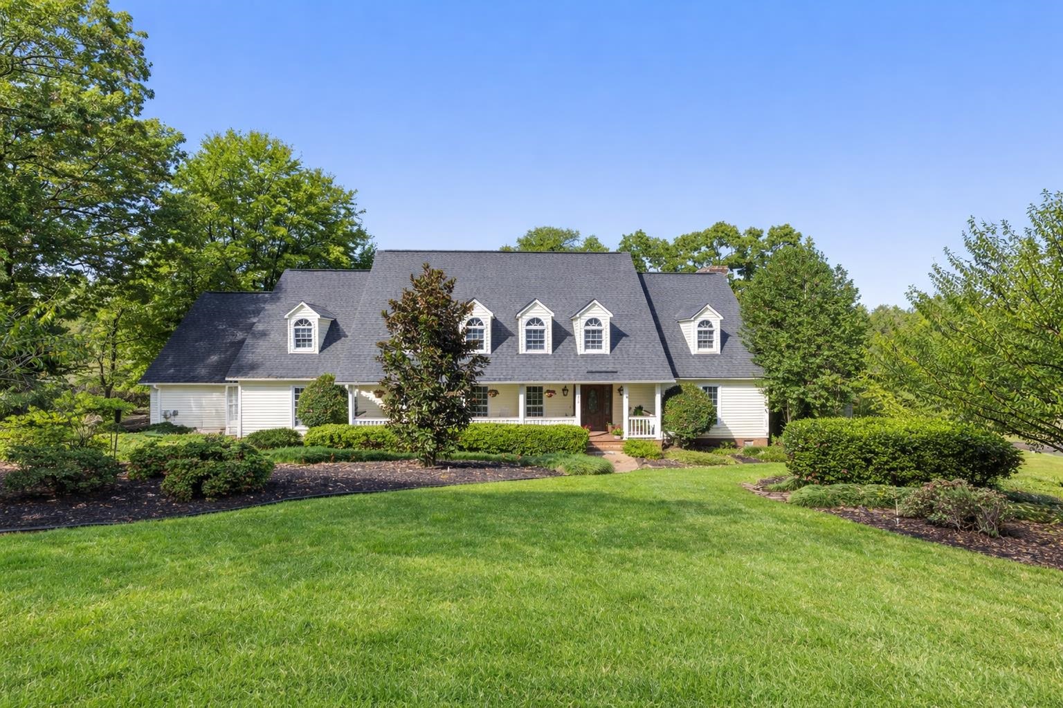 317 E Killarney Lake