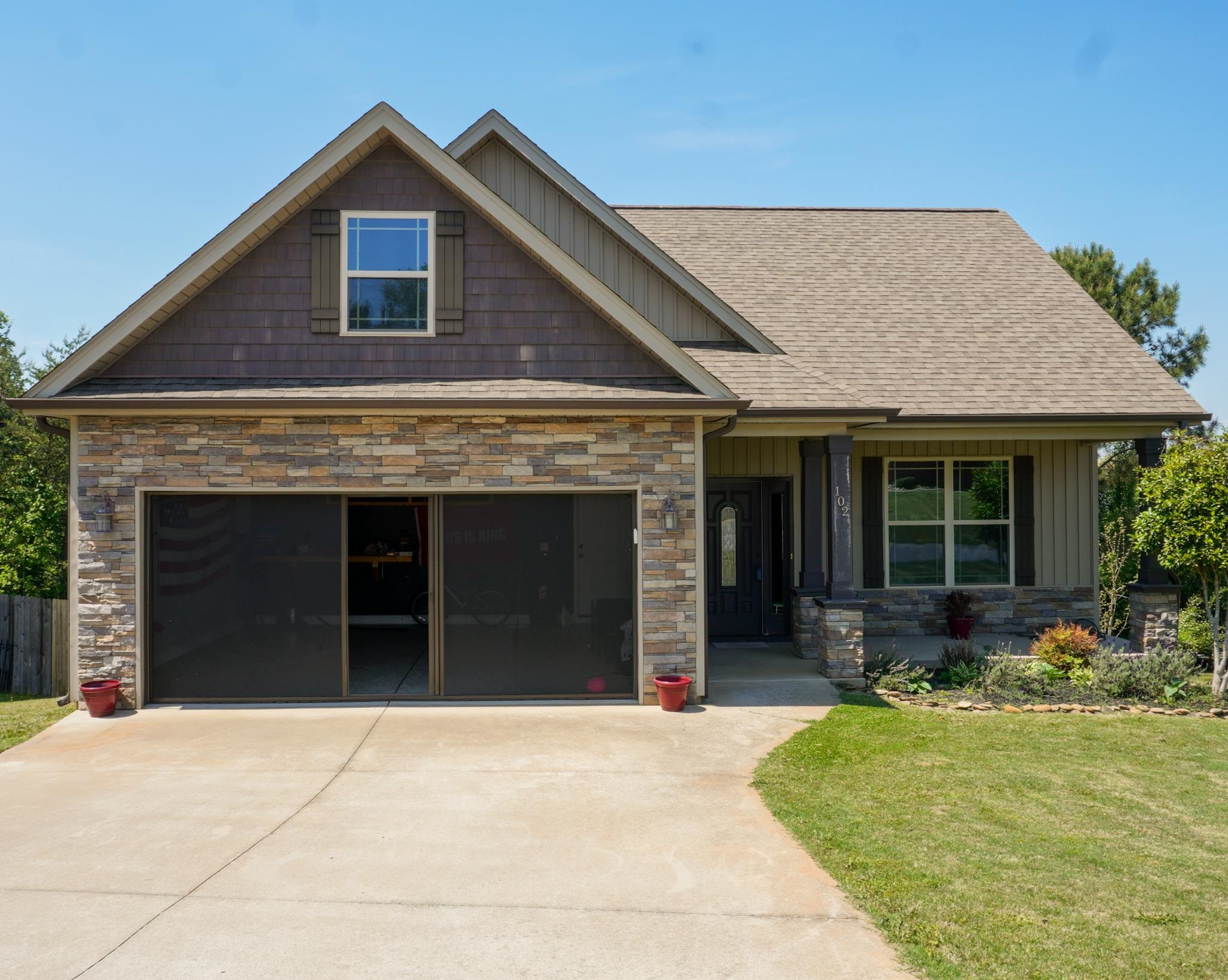 102 S Hamlet Court
