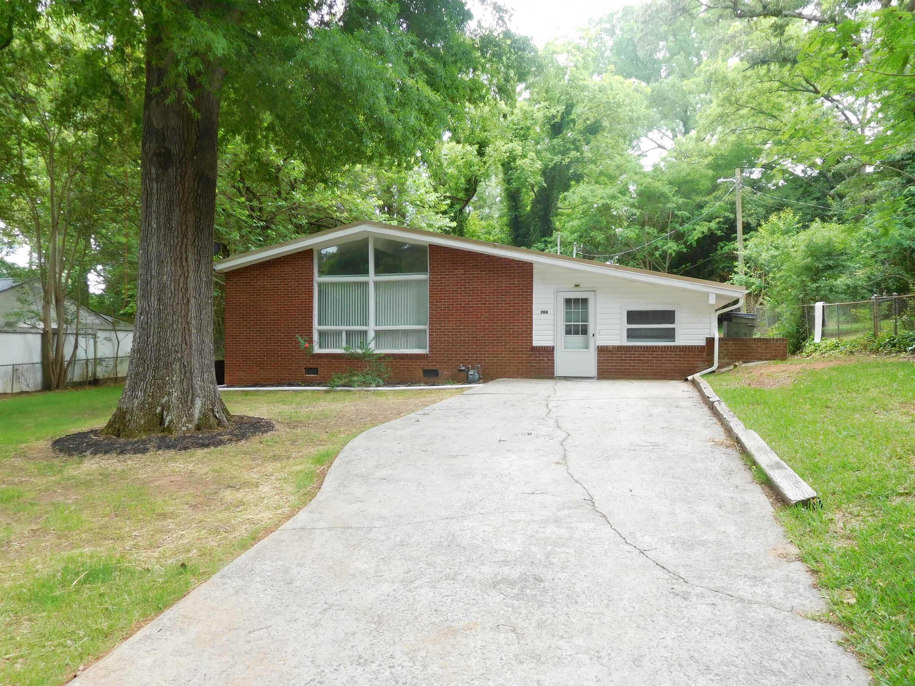 204 Lakeview Drive Drive