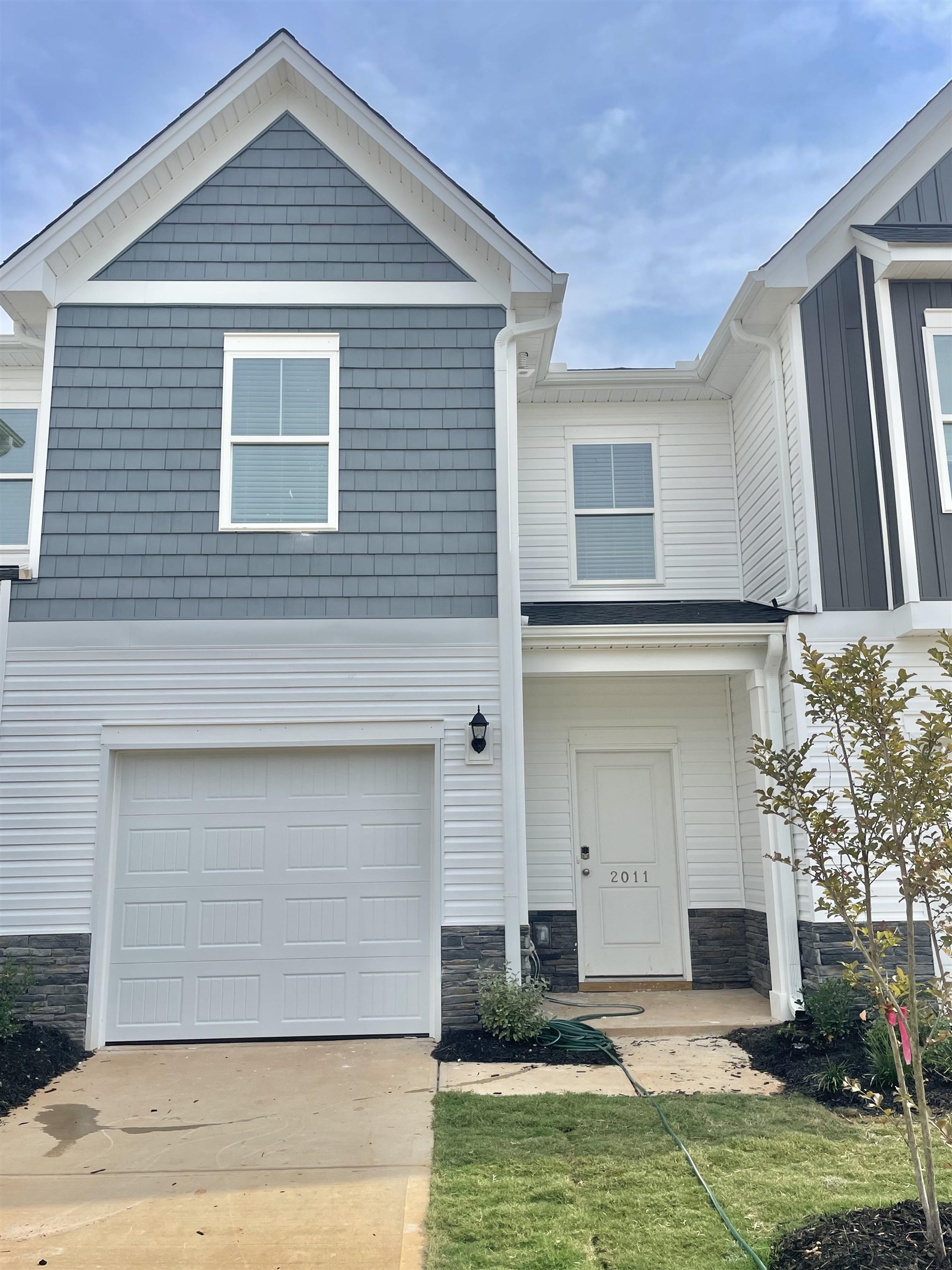 2042 Hillman Way