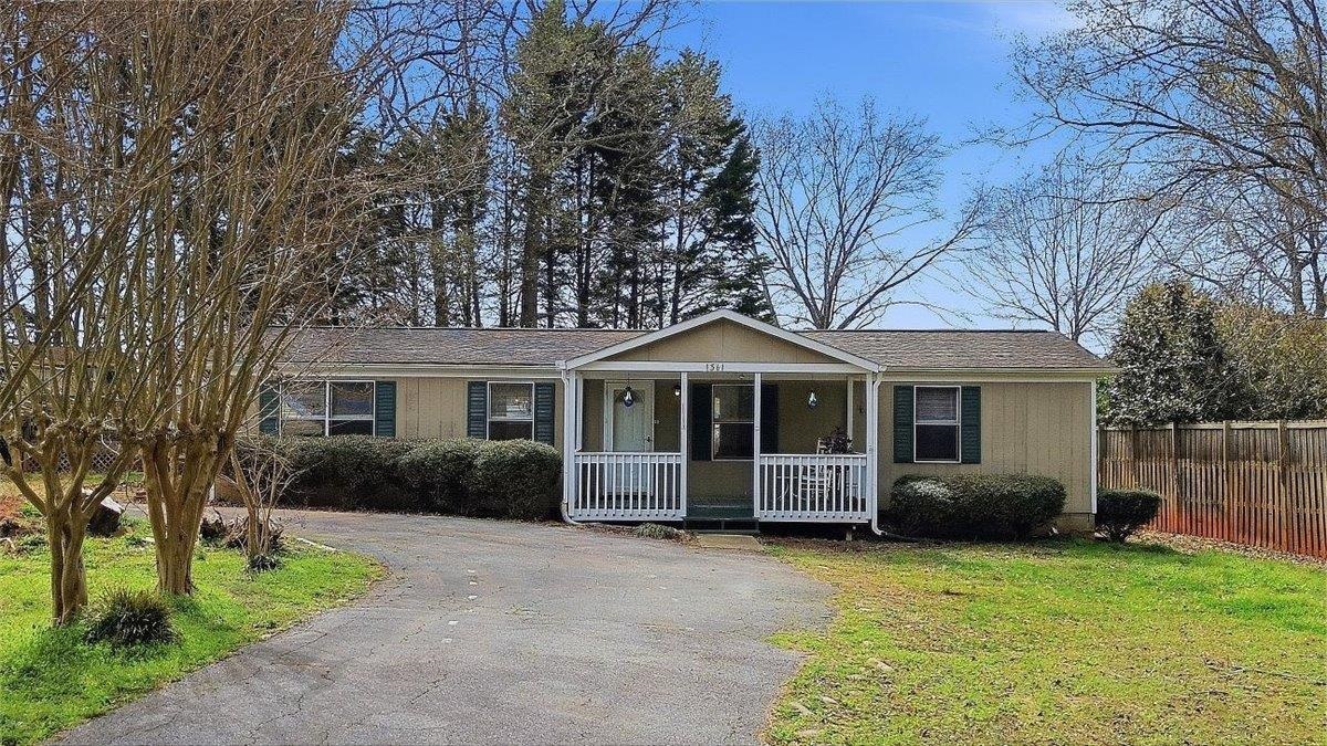 1361 Hickory Nut Road