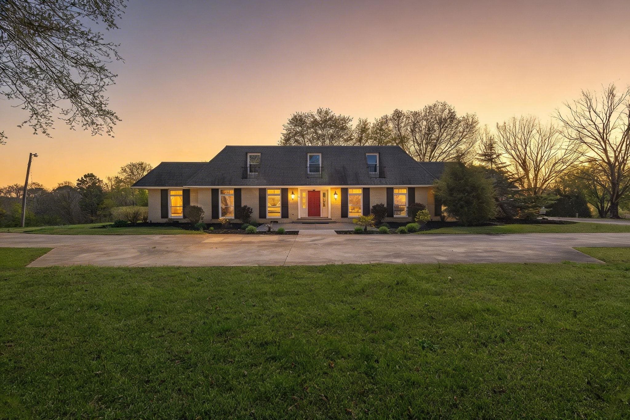 127 Twin Lakes Drive