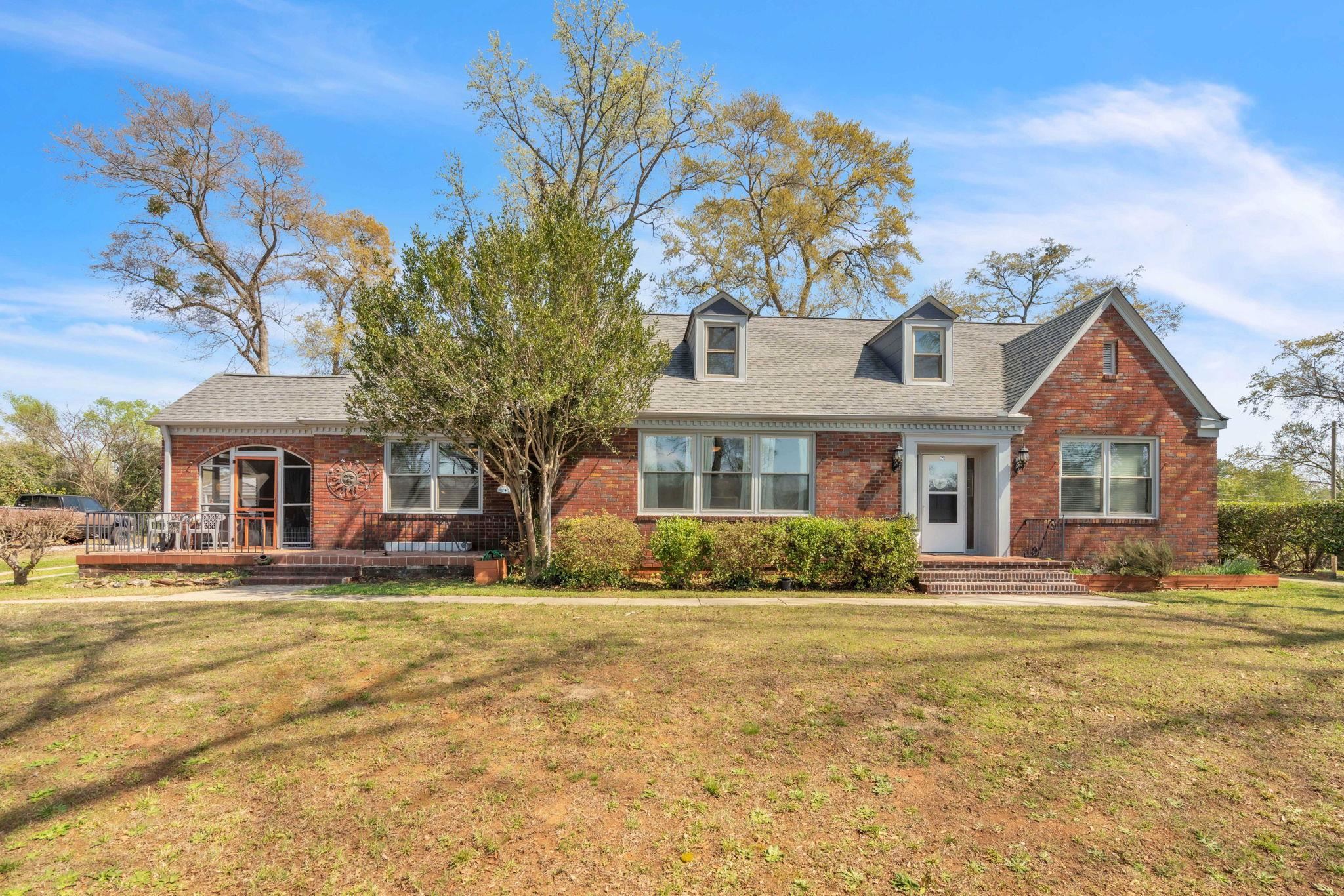 161 E Victoria Road