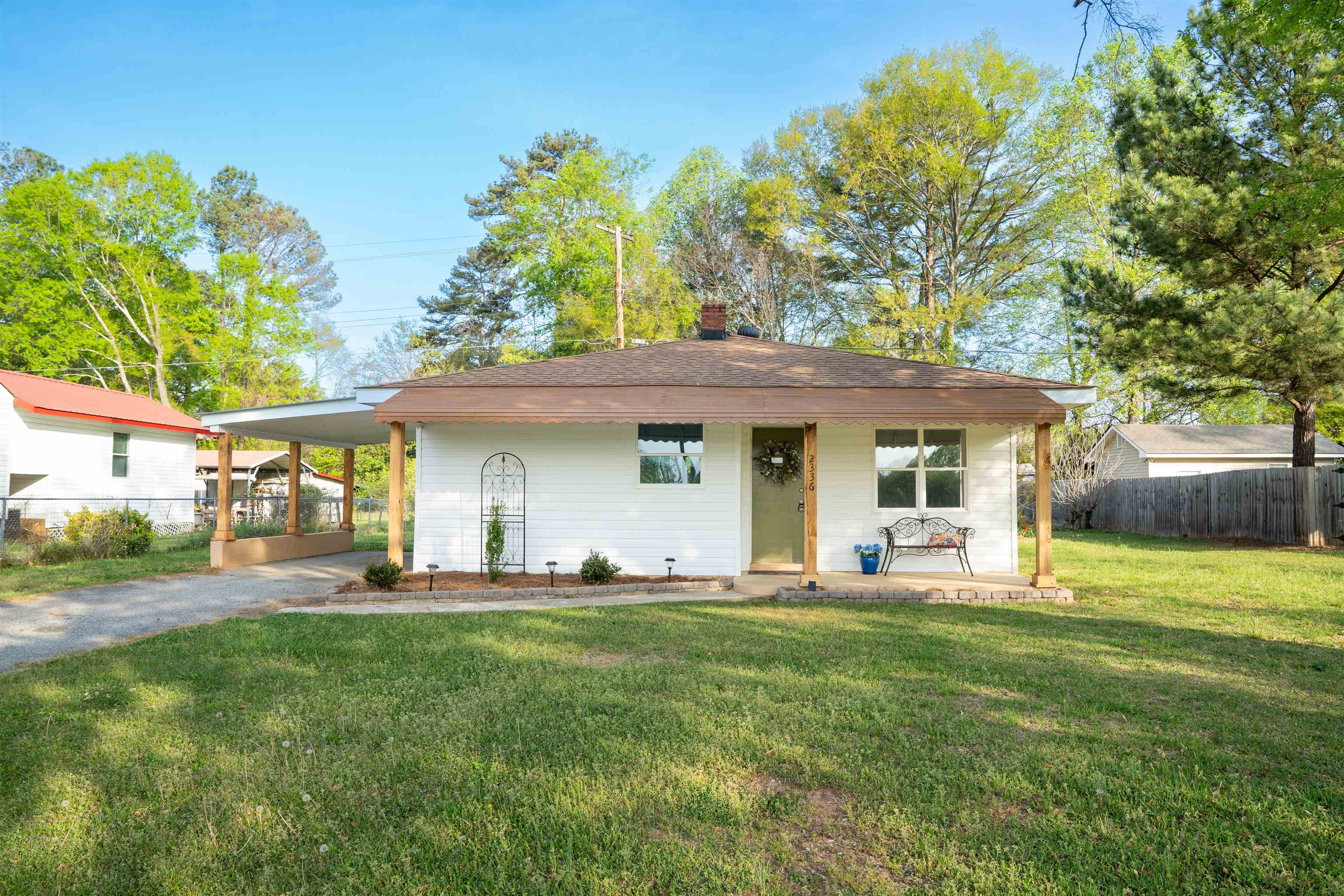 2336 W Croft Circle