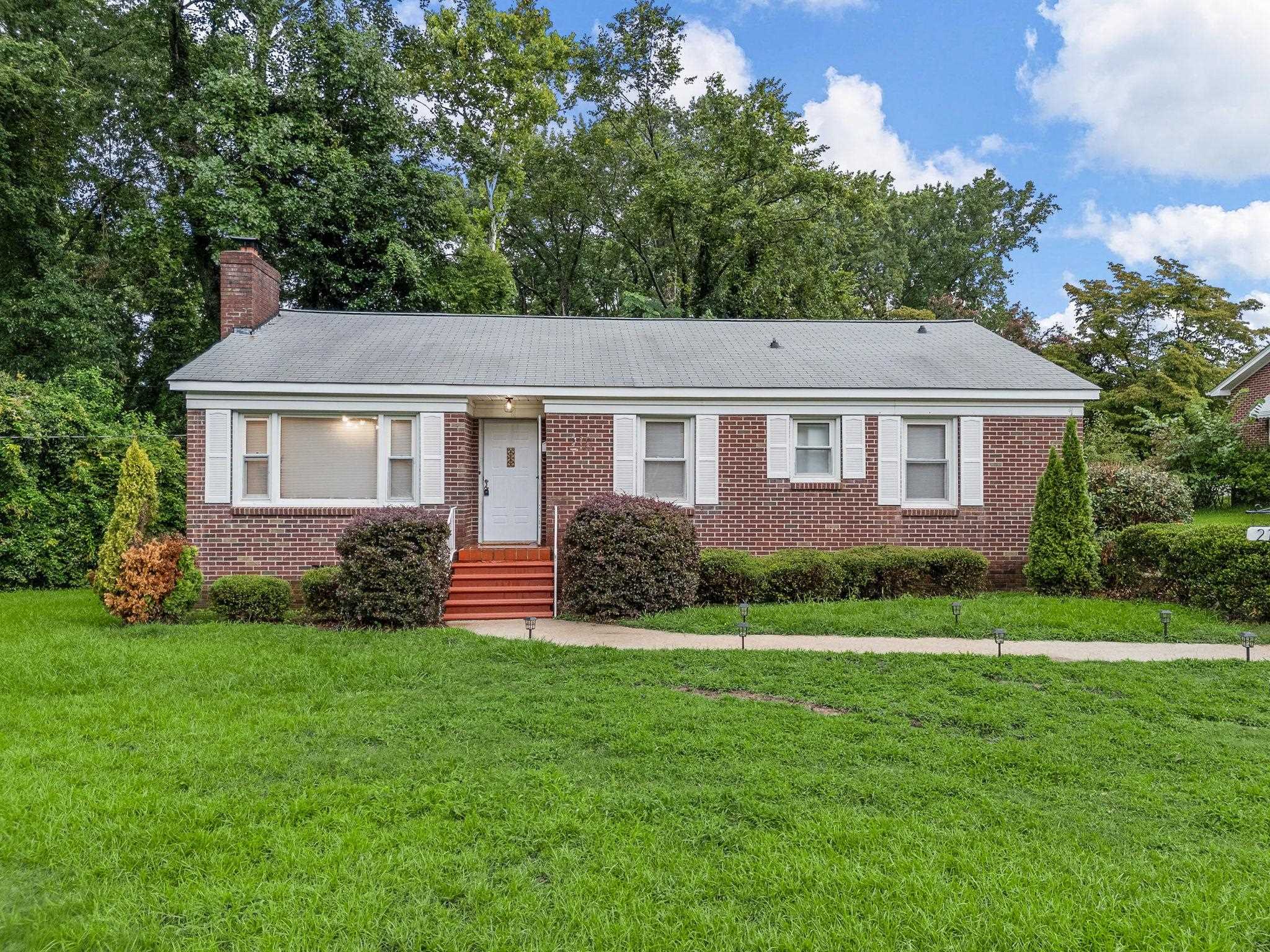 218 Hillcrest Drive