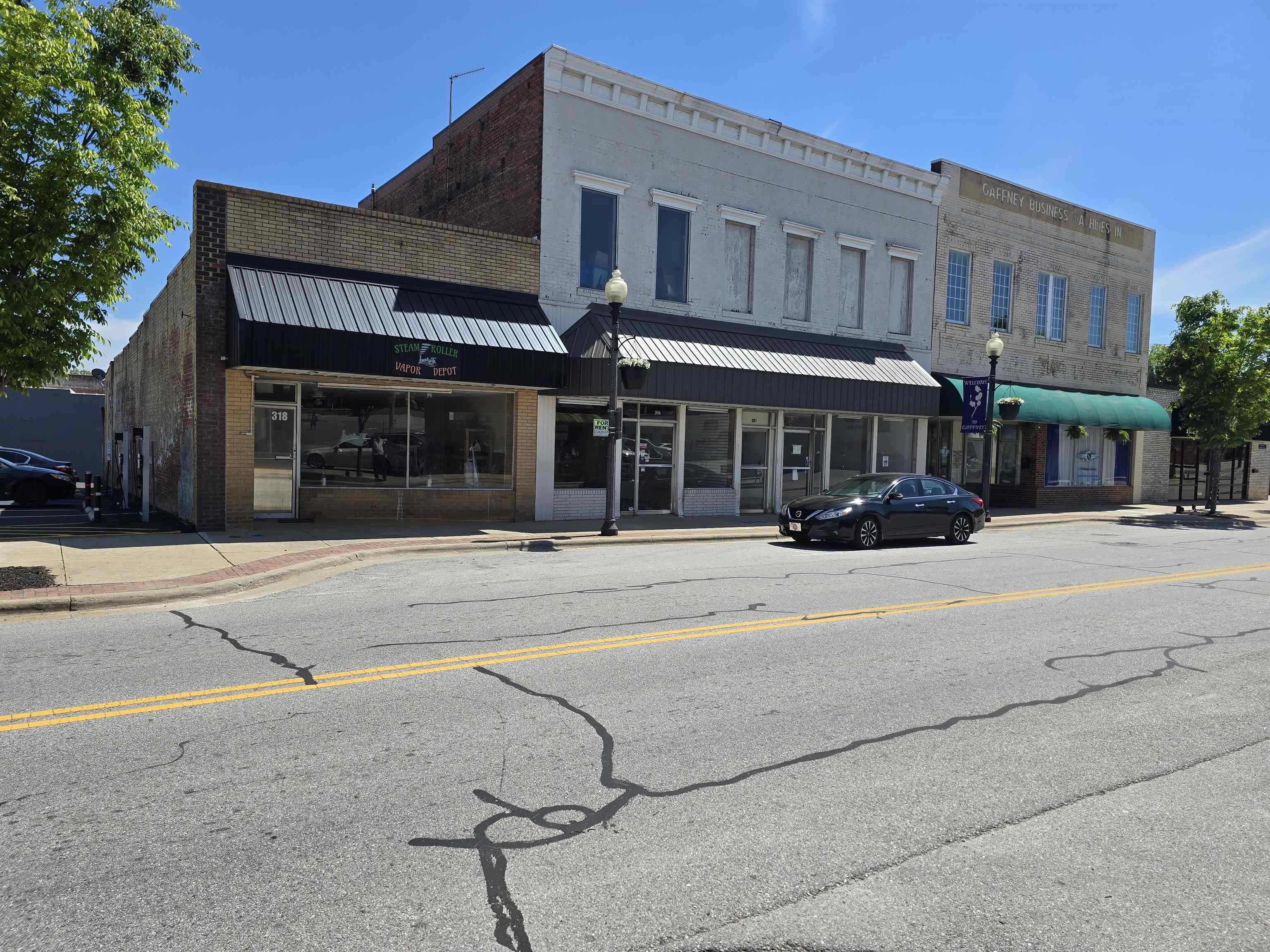 314,316,318 N Limestone Street