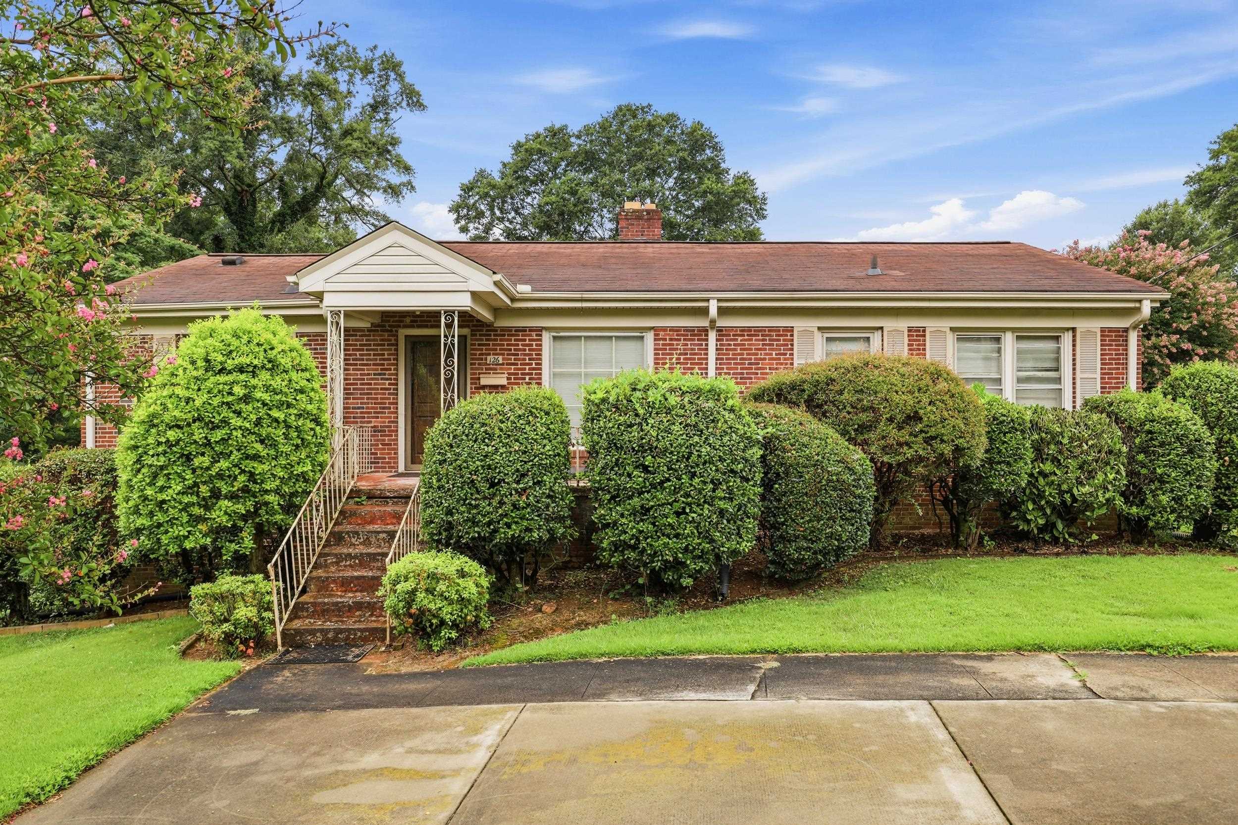 126 W Circle Avenue