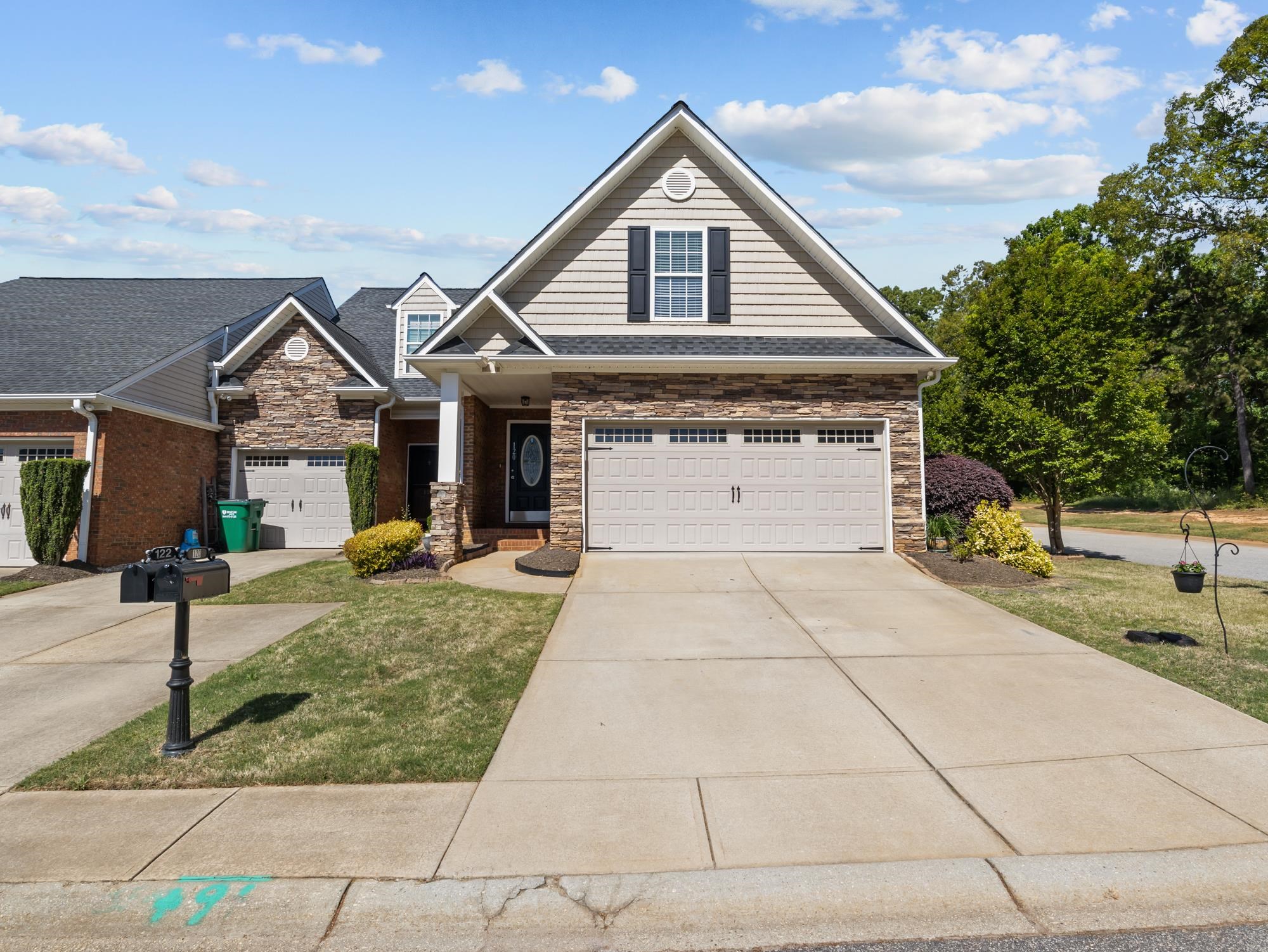 120 Middleton Park Ln
