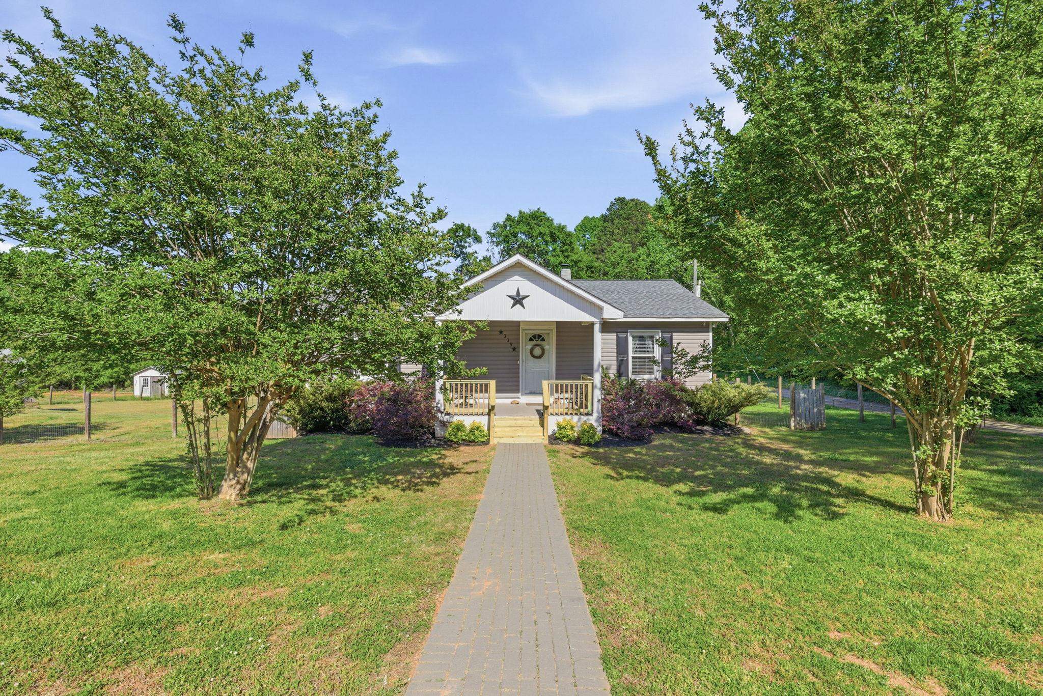 335 Guernsey Lane