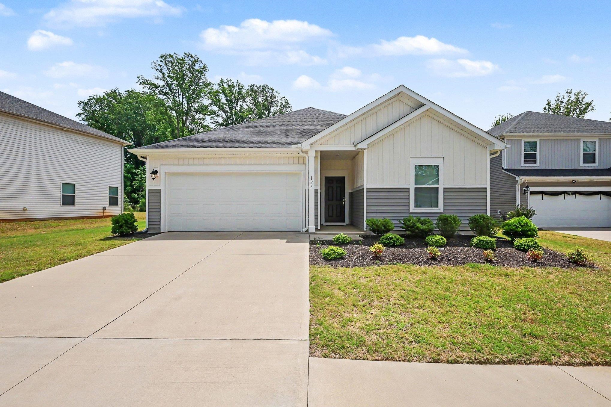 127 MAINSAIL Way