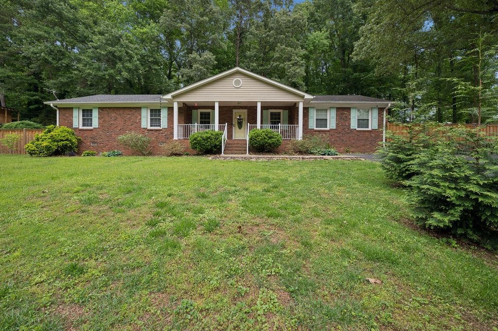 181 Carroll Cir Circle