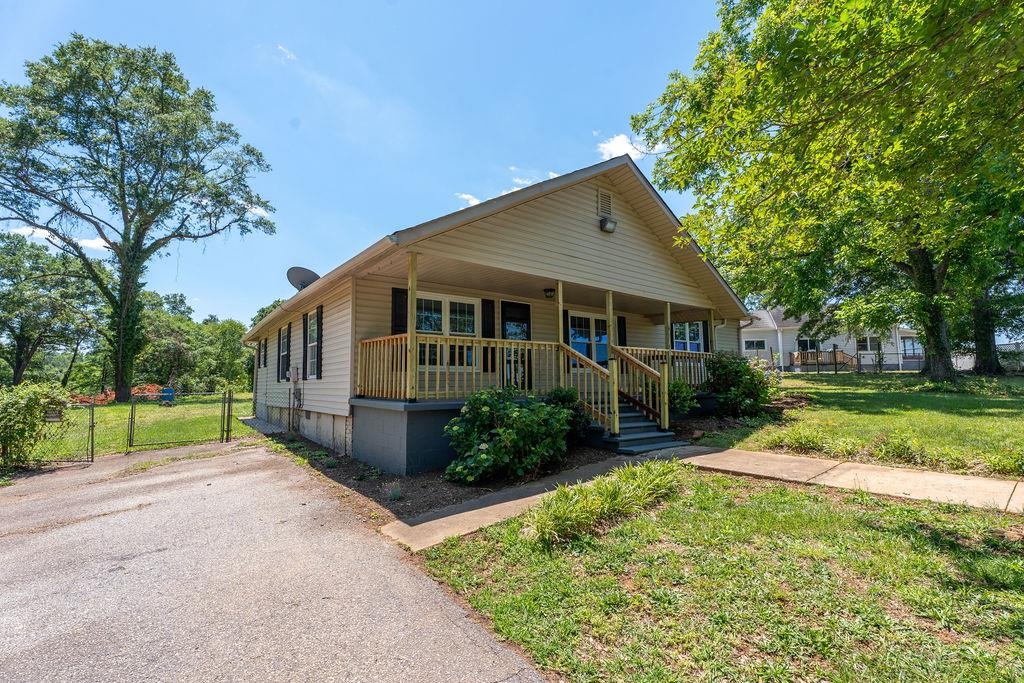 423 Carolina Dr