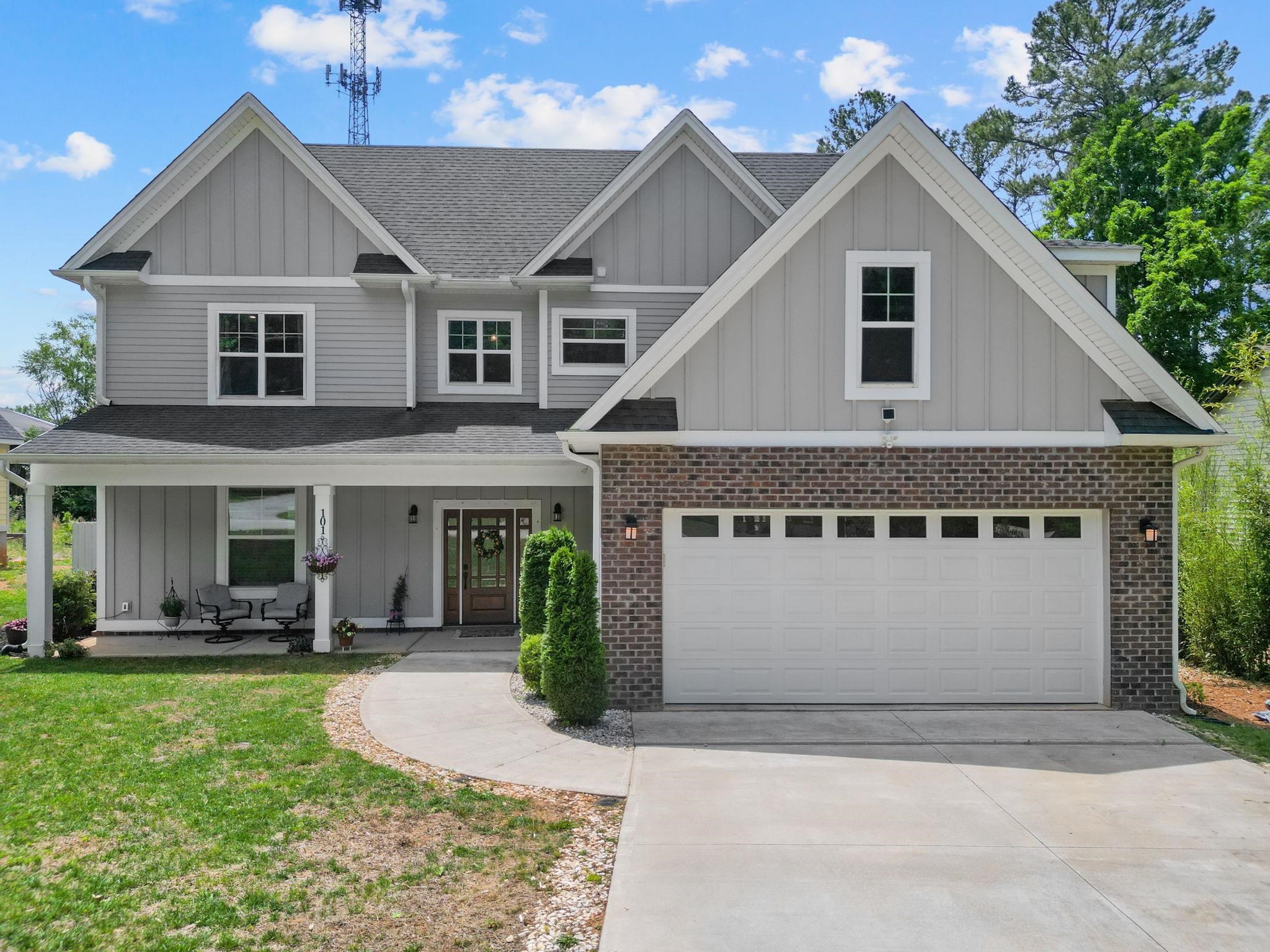 101 S Valley Lane