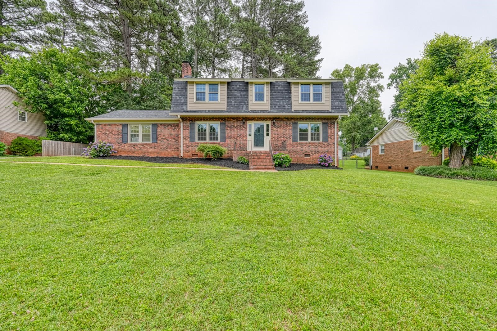 210 Oakmont Dr