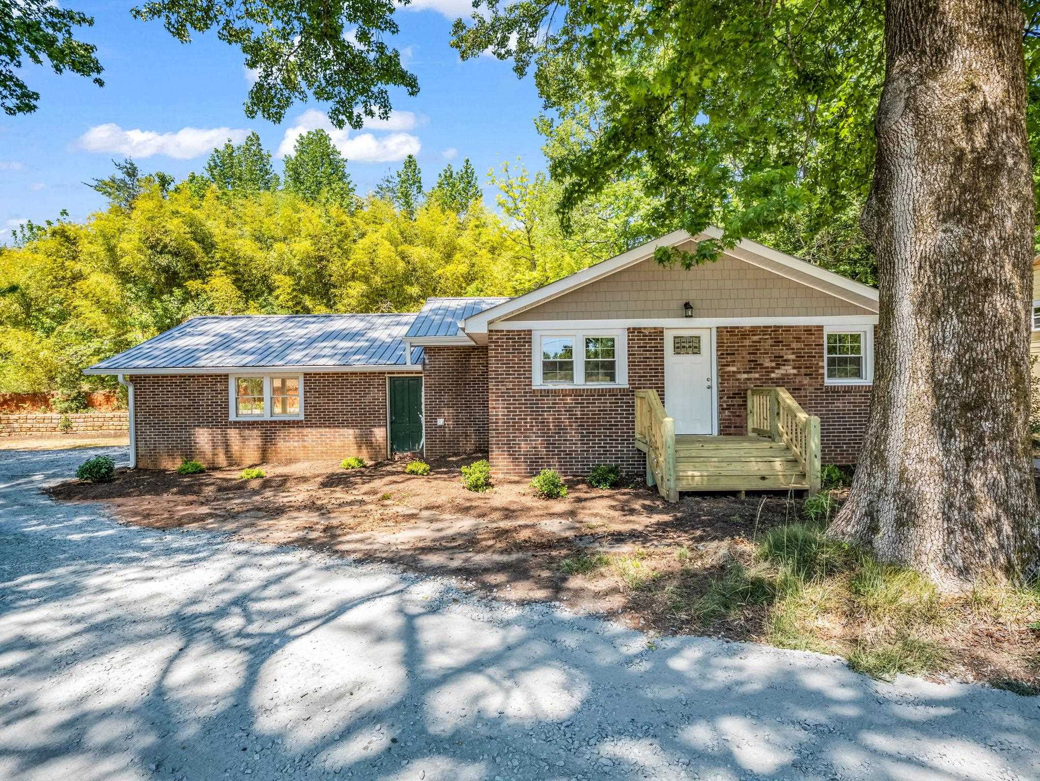 5923 N Highway 14