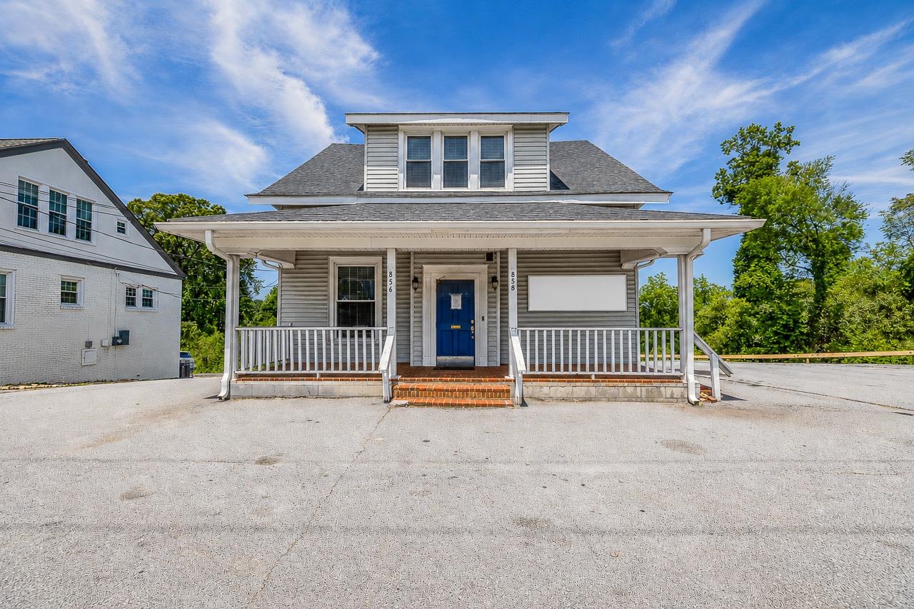 858 E Main Street