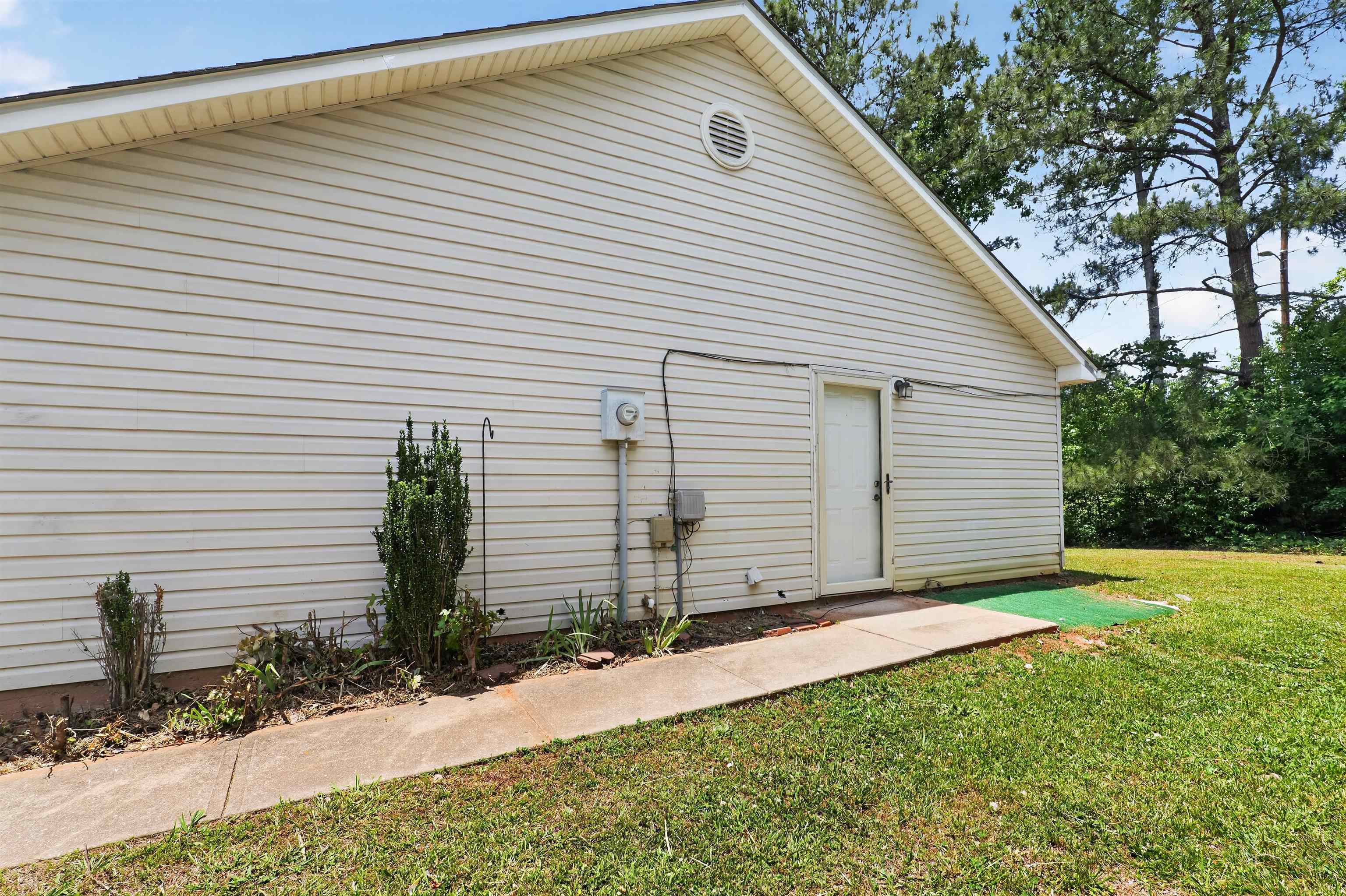 1840 Tamara Way