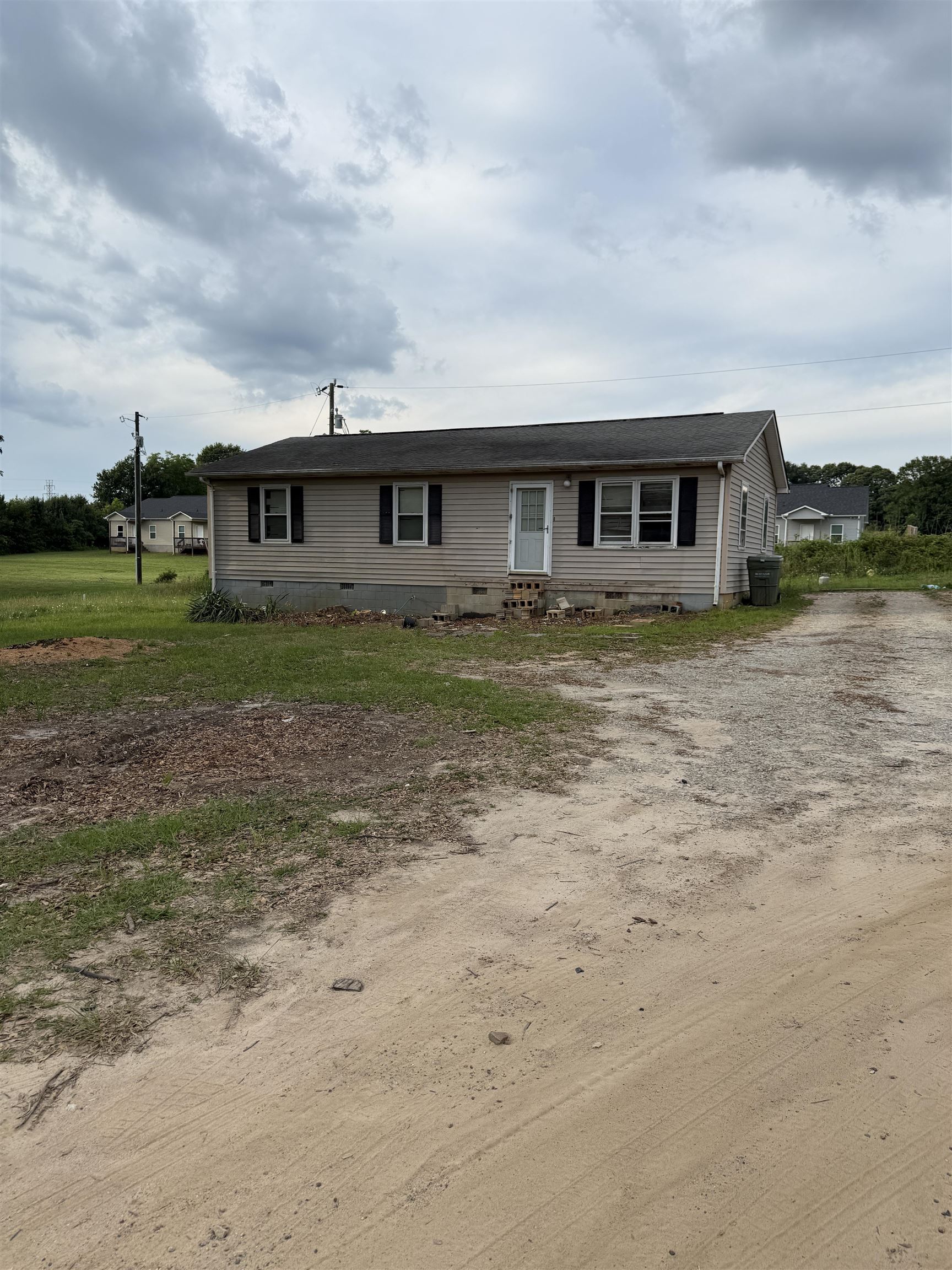 1268 Highway 11 W
