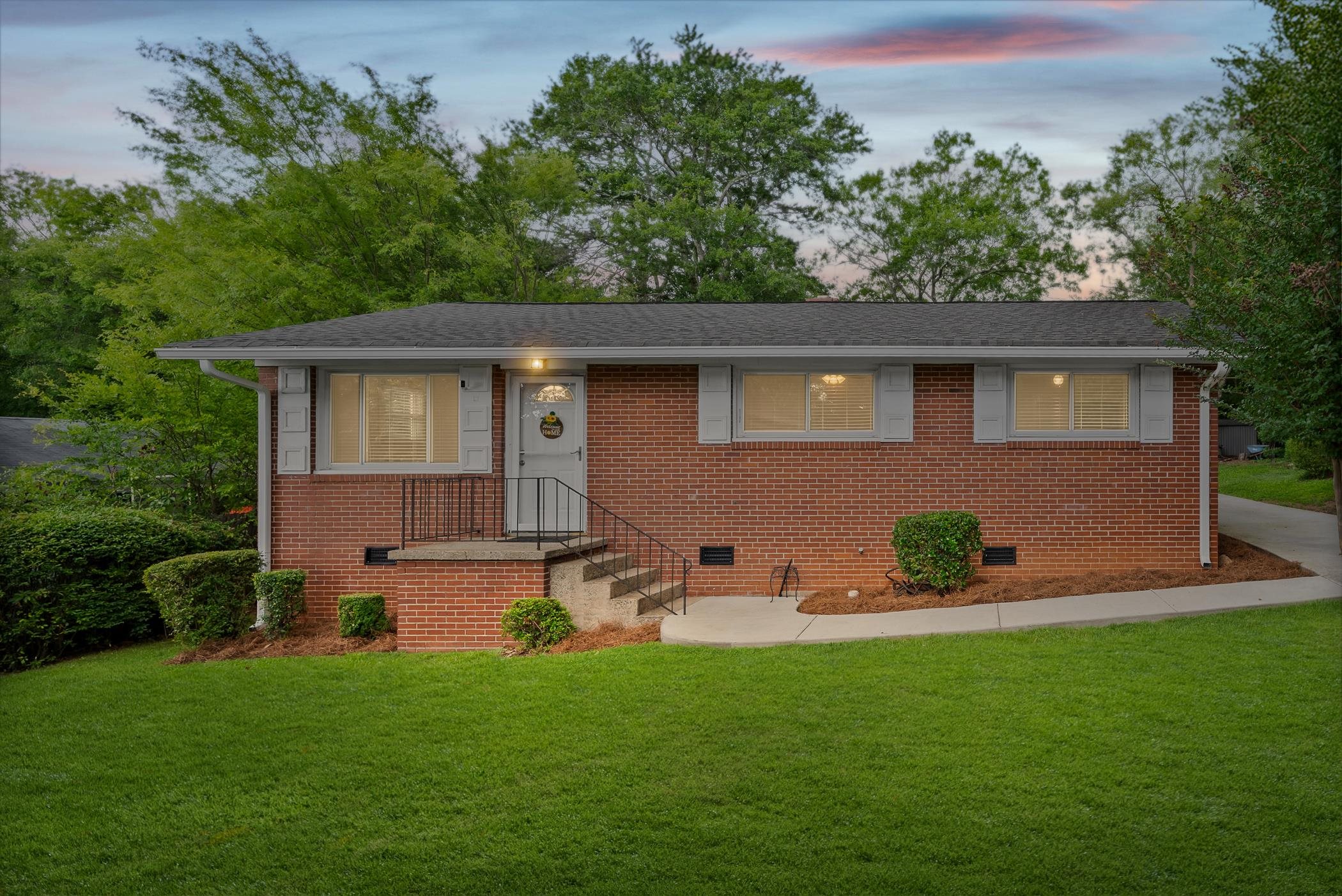 17 Eisenhower Drive